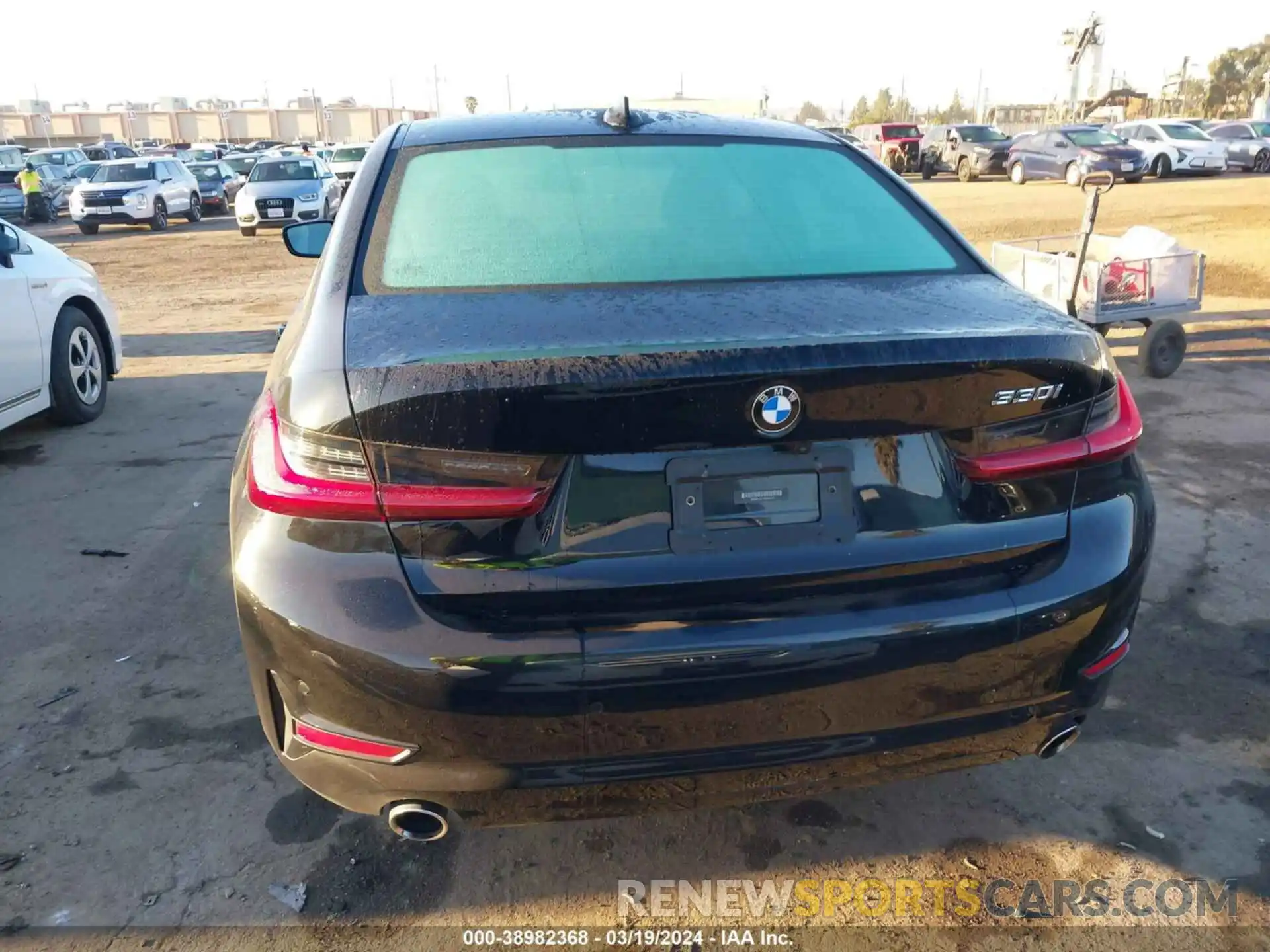 16 Photograph of a damaged car 3MW5R1J01M8B98645 BMW 330I 2021