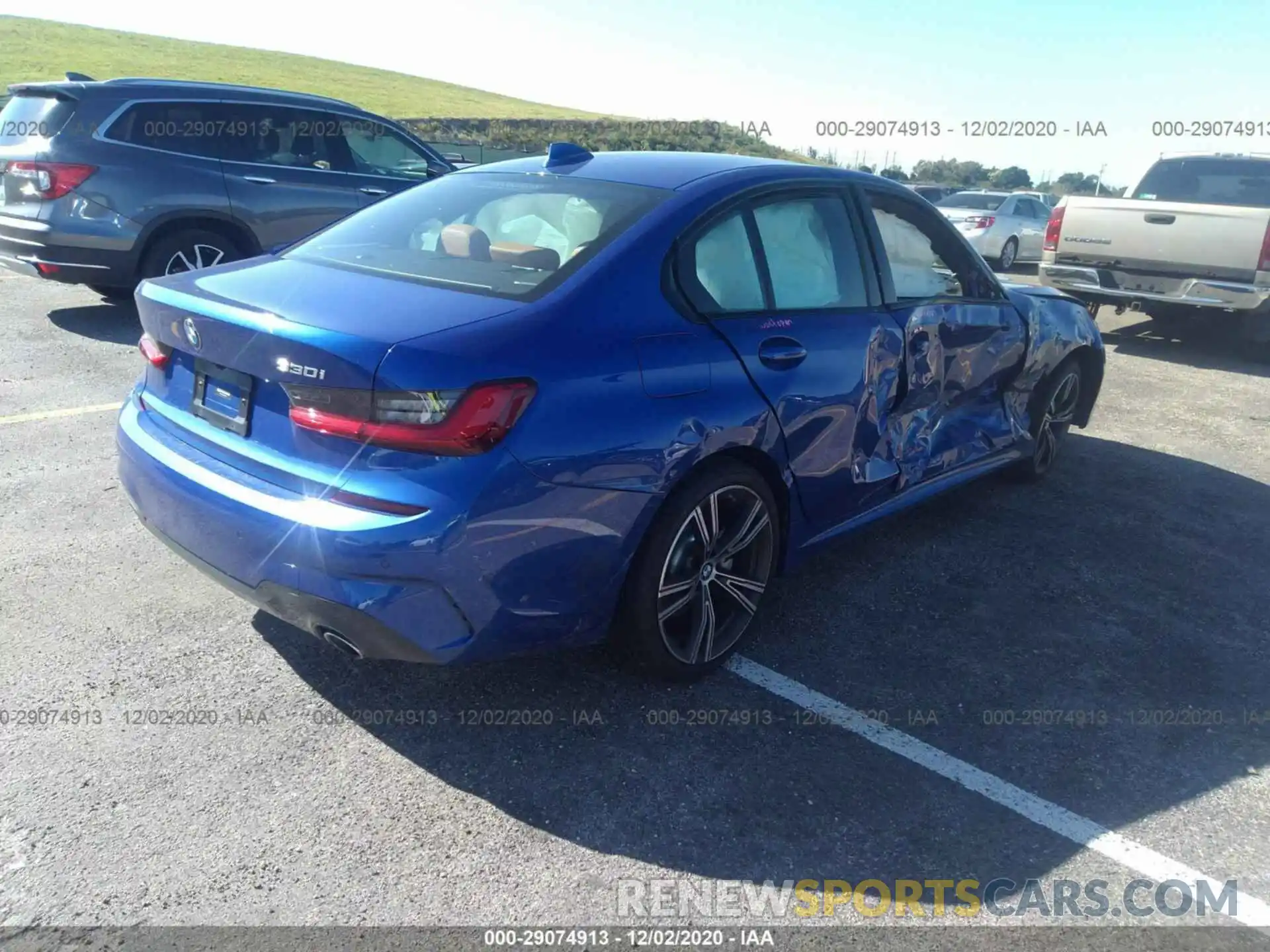 4 Photograph of a damaged car 3MW5R1J02M8B52452 BMW 330I 2021