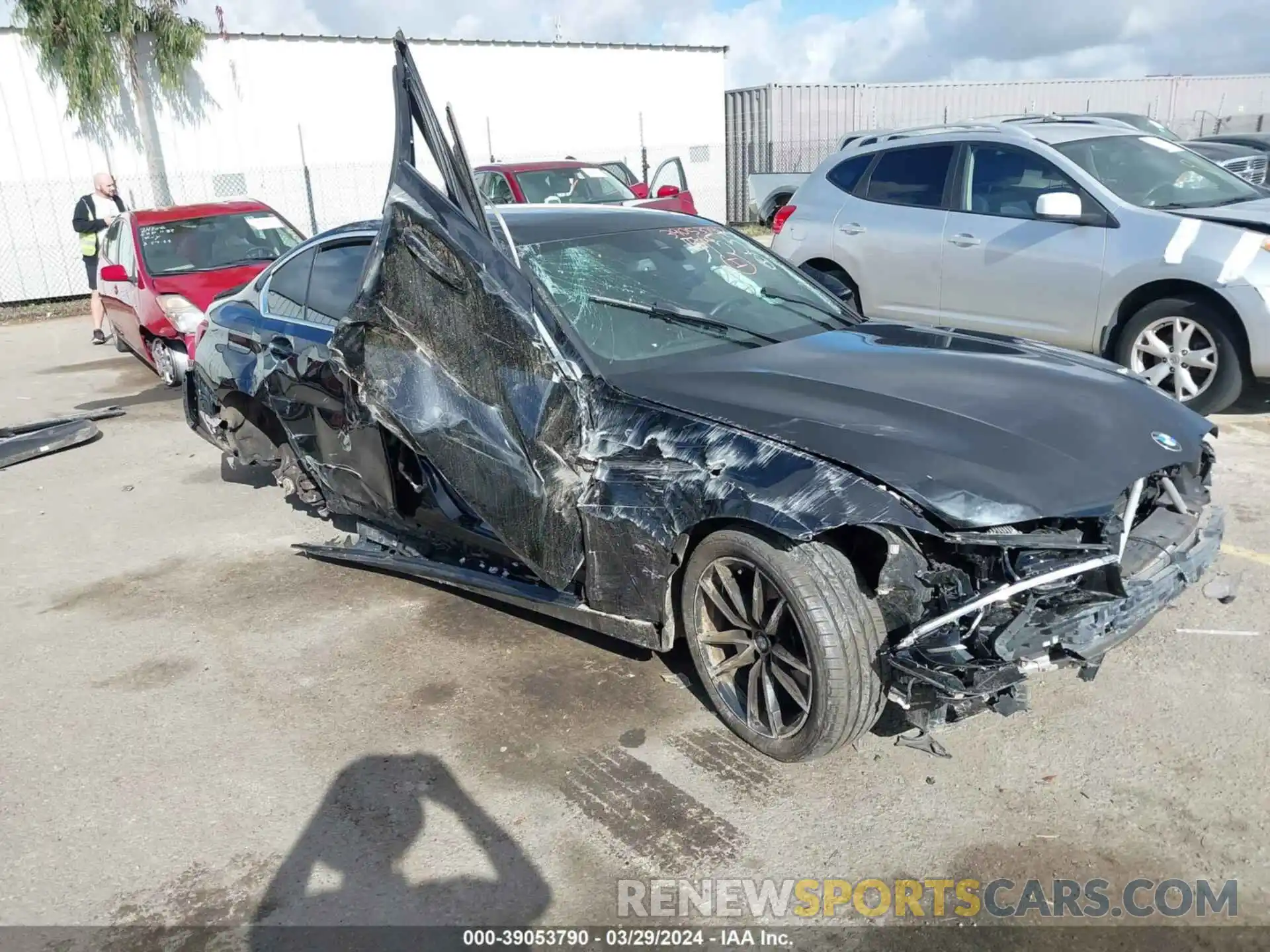 6 Фотография поврежденного автомобиля 3MW5R1J02M8B95155 BMW 330I 2021