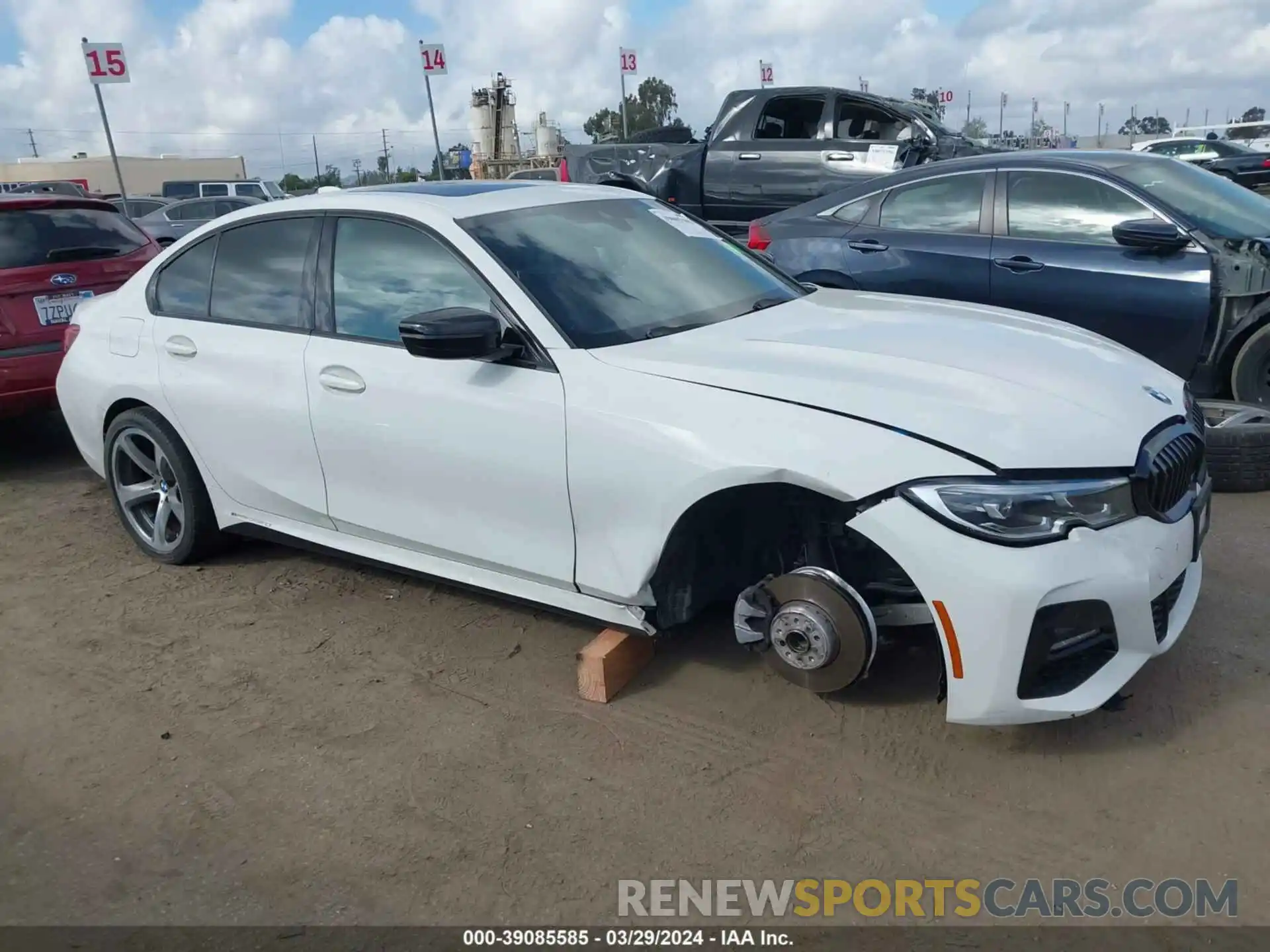 1 Photograph of a damaged car 3MW5R1J02M8B99724 BMW 330I 2021