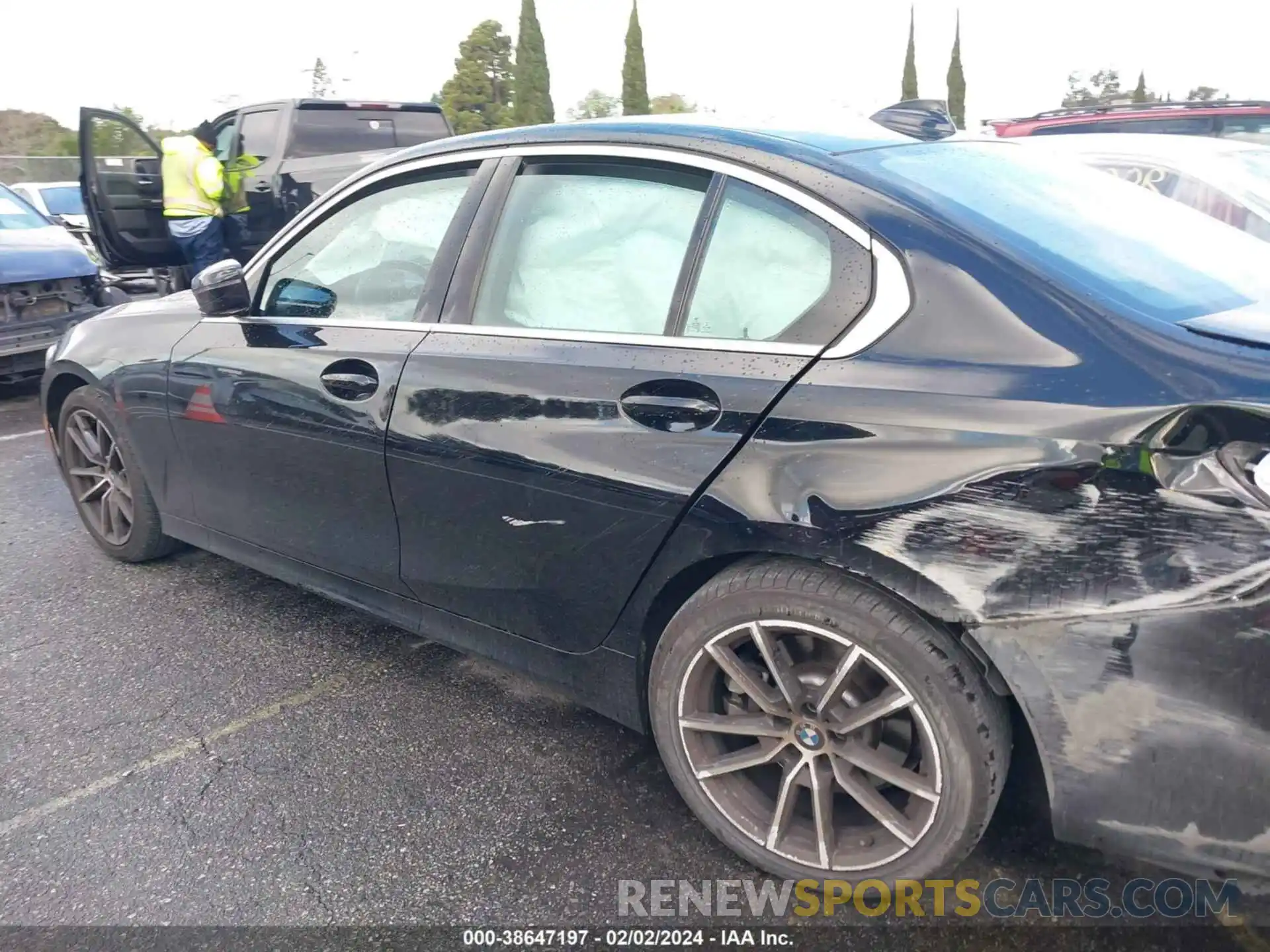 14 Photograph of a damaged car 3MW5R1J04M8C13977 BMW 330I 2021