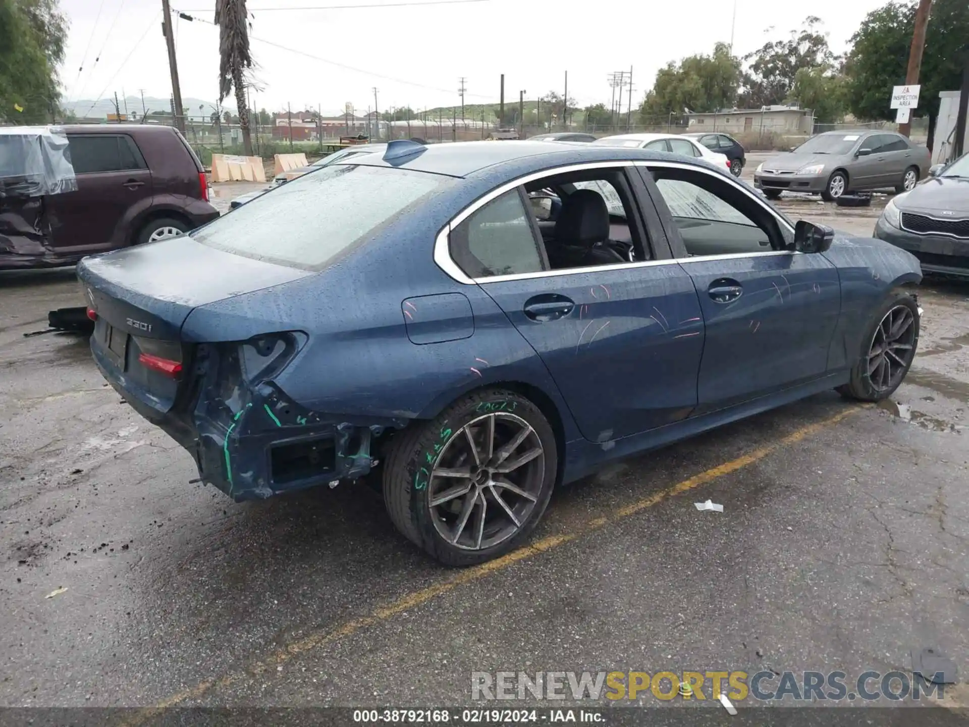 4 Photograph of a damaged car 3MW5R1J09M8C02831 BMW 330I 2021