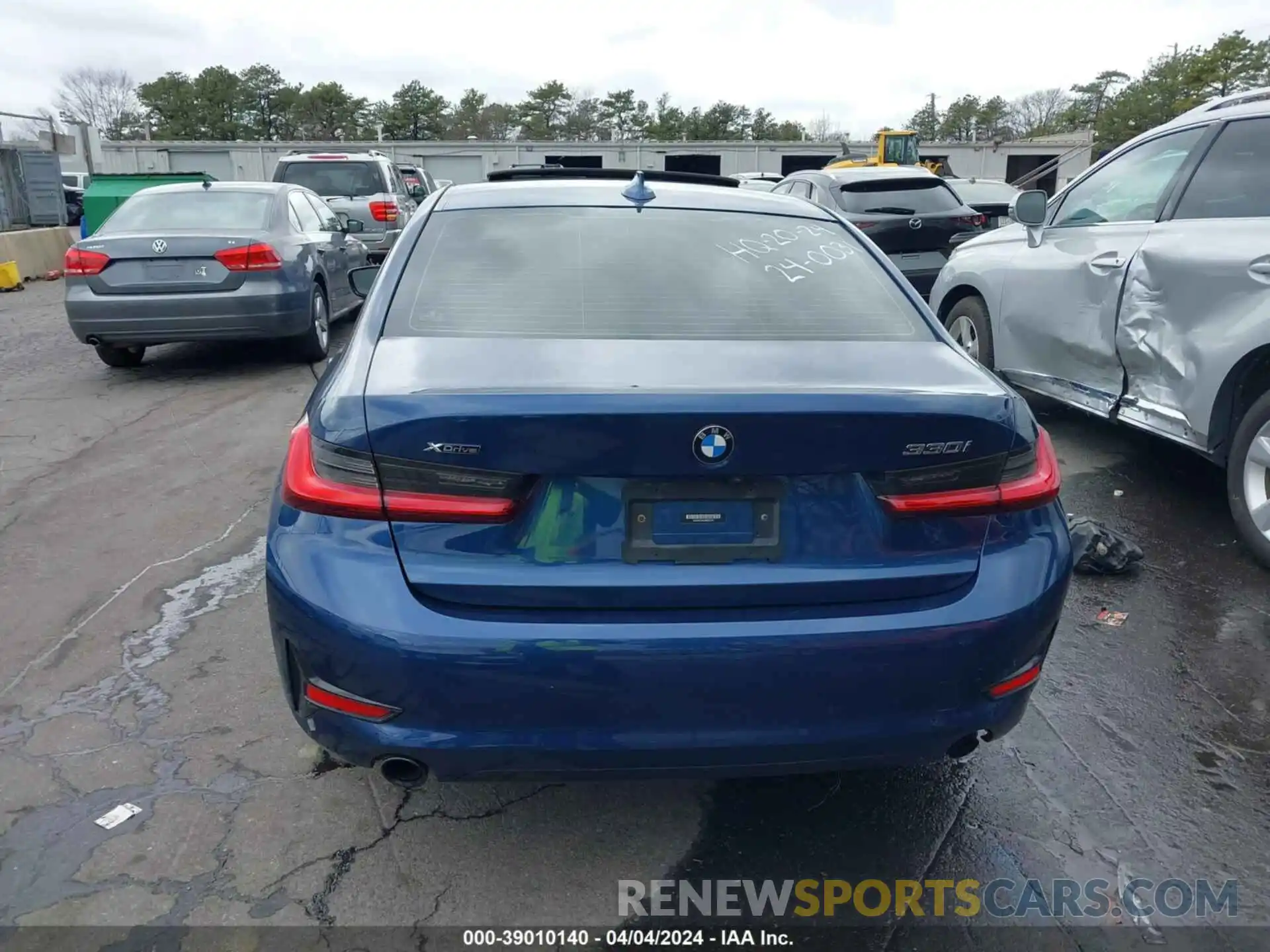 16 Photograph of a damaged car 3MW5R7J05M8B51301 BMW 330I 2021