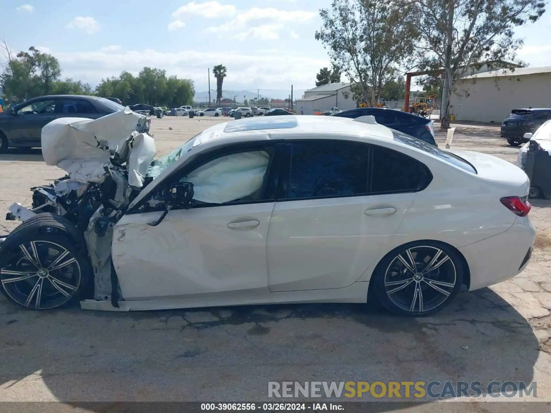 13 Фотография поврежденного автомобиля 3MW5R1J02N8C22999 BMW 330I 2022