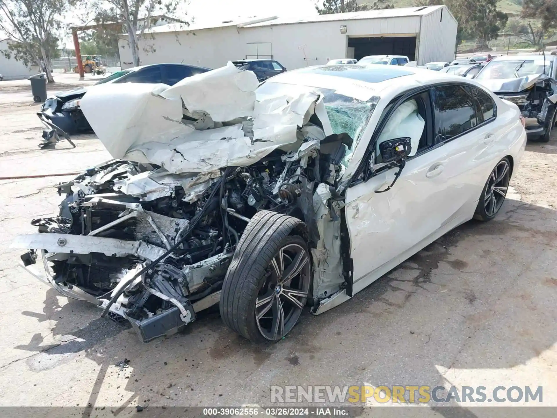 2 Фотография поврежденного автомобиля 3MW5R1J02N8C22999 BMW 330I 2022