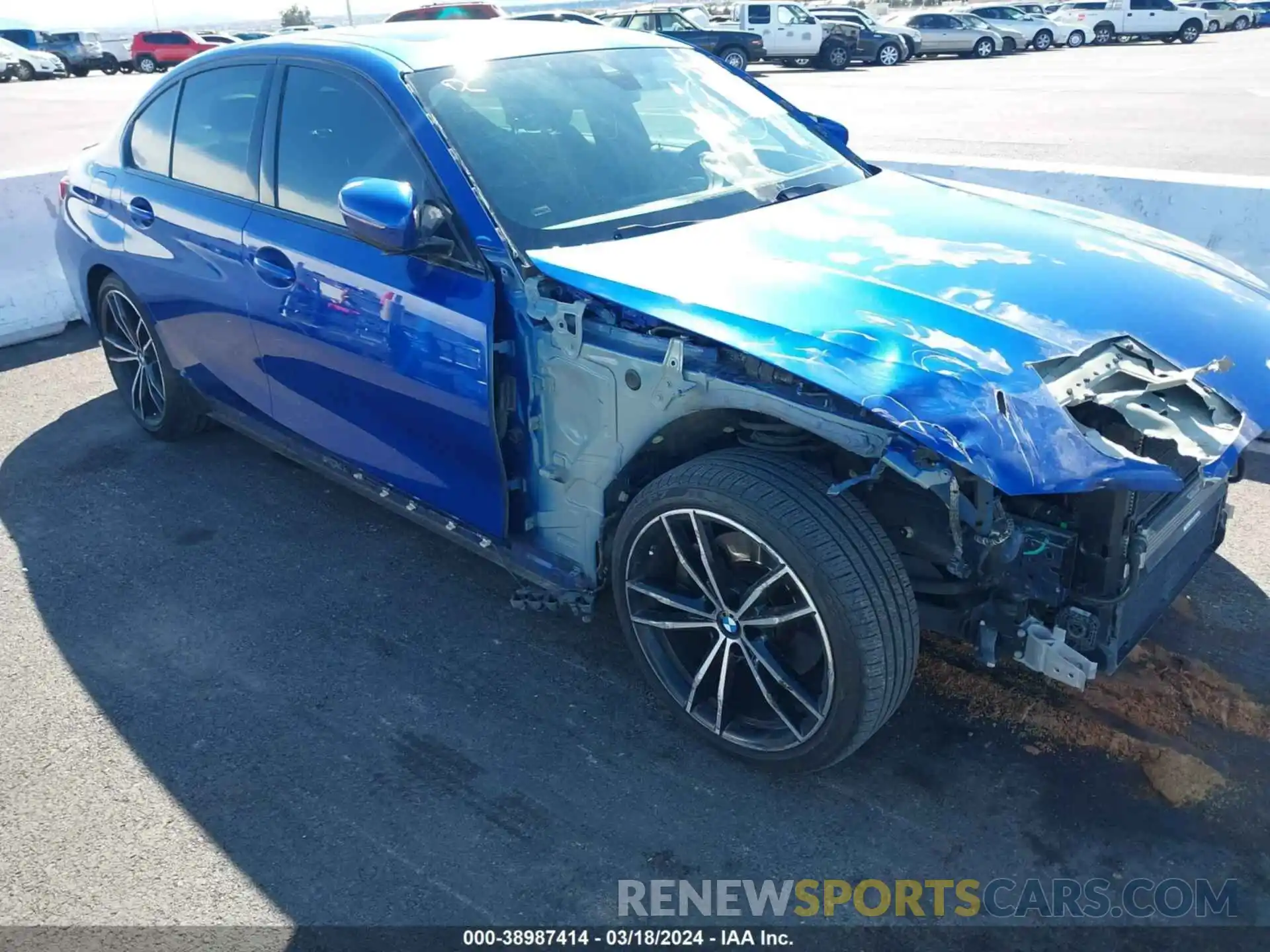 18 Photograph of a damaged car 3MW5R1J07N8C24070 BMW 330I 2022