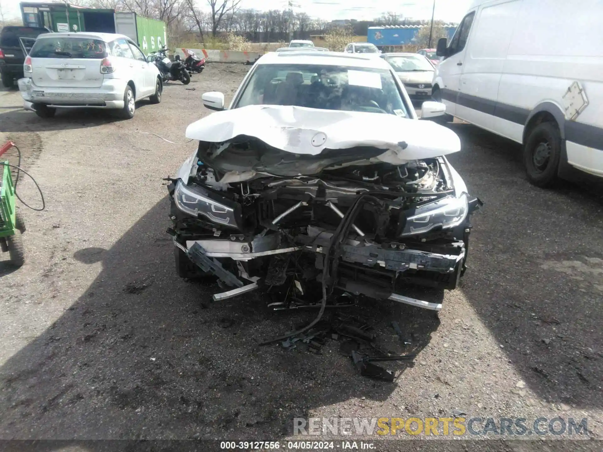 12 Photograph of a damaged car 3MW5R7J00N8C26813 BMW 330I 2022