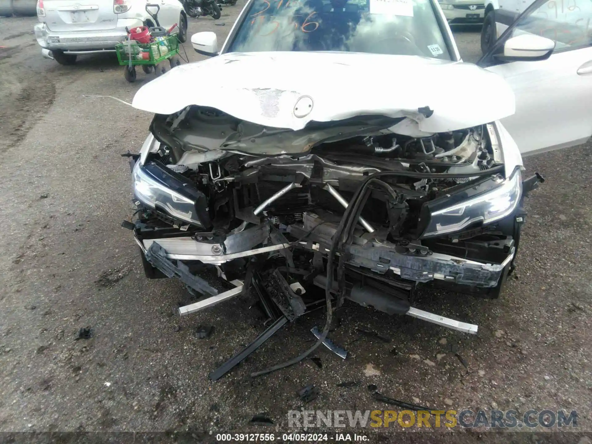 6 Photograph of a damaged car 3MW5R7J00N8C26813 BMW 330I 2022
