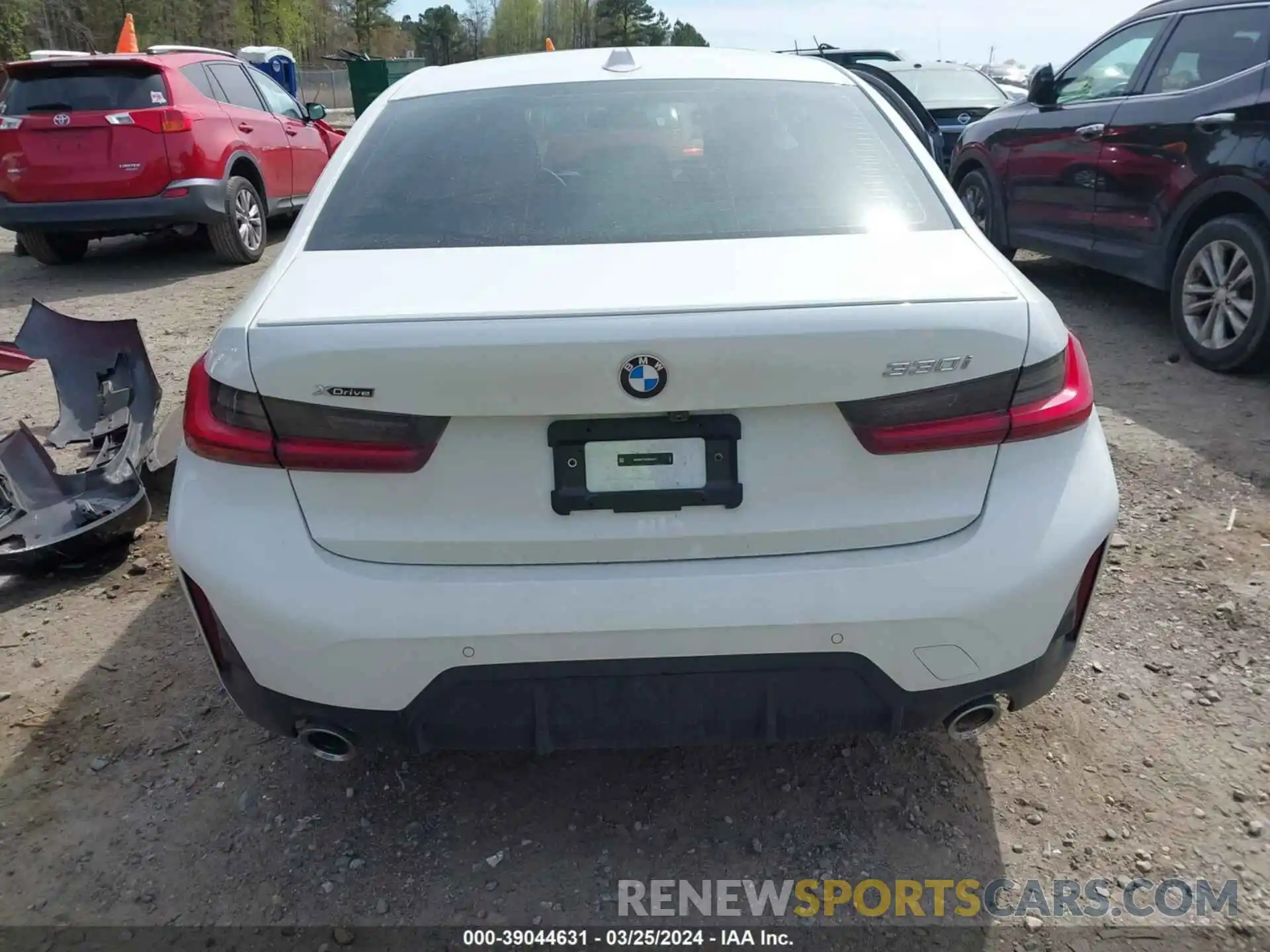 16 Photograph of a damaged car 3MW89FF0XP8D62711 BMW 330I 2023