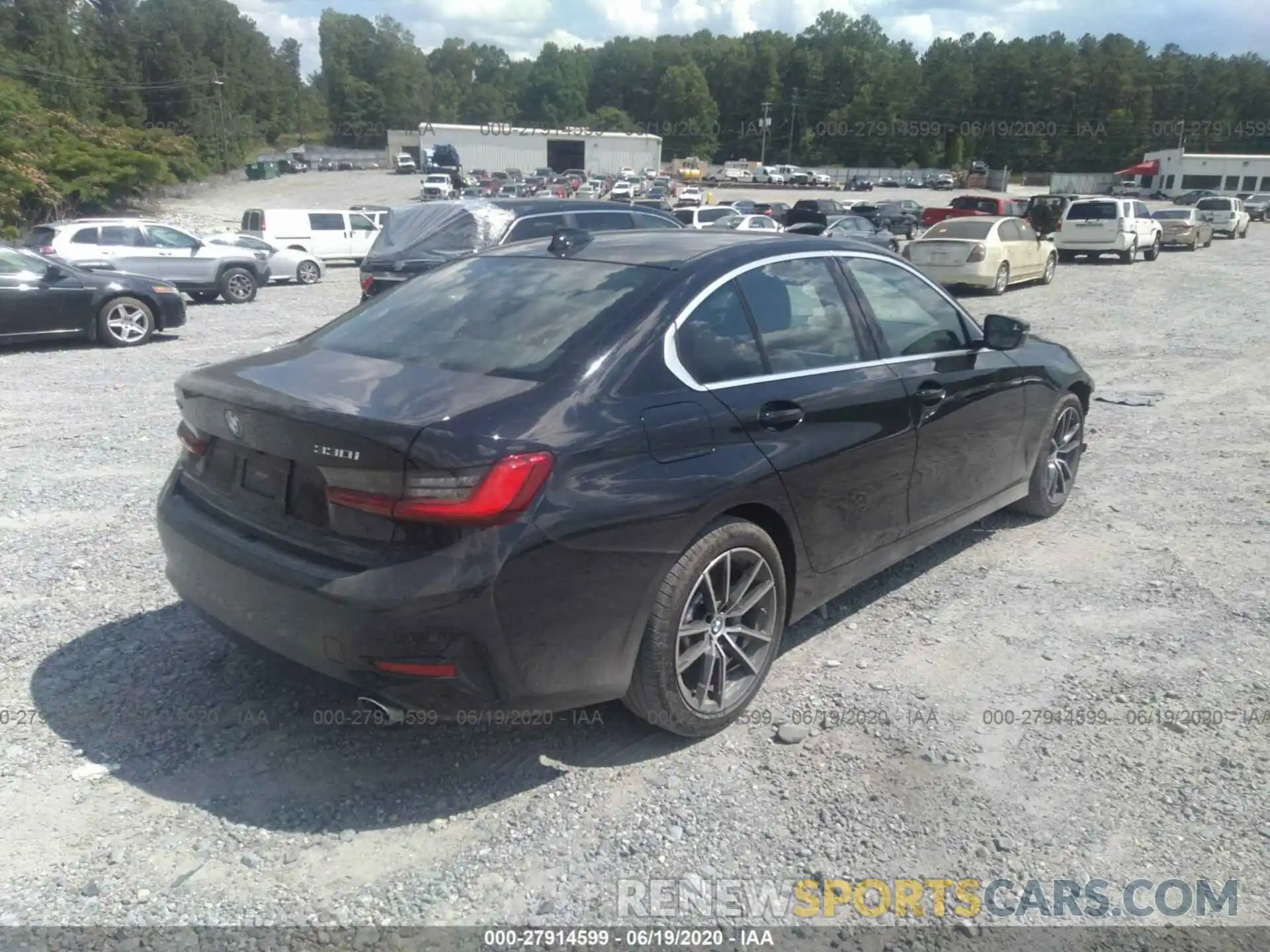 4 Photograph of a damaged car 3MW5R7J04L8B21107 BMW 330XI 2020