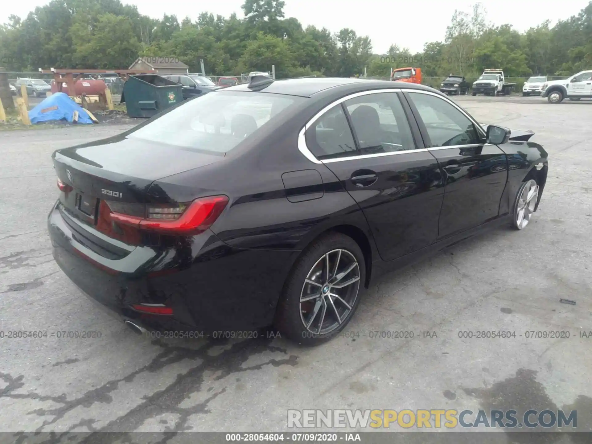 4 Photograph of a damaged car 3MW5R7J05L8B21035 BMW 330XI 2020