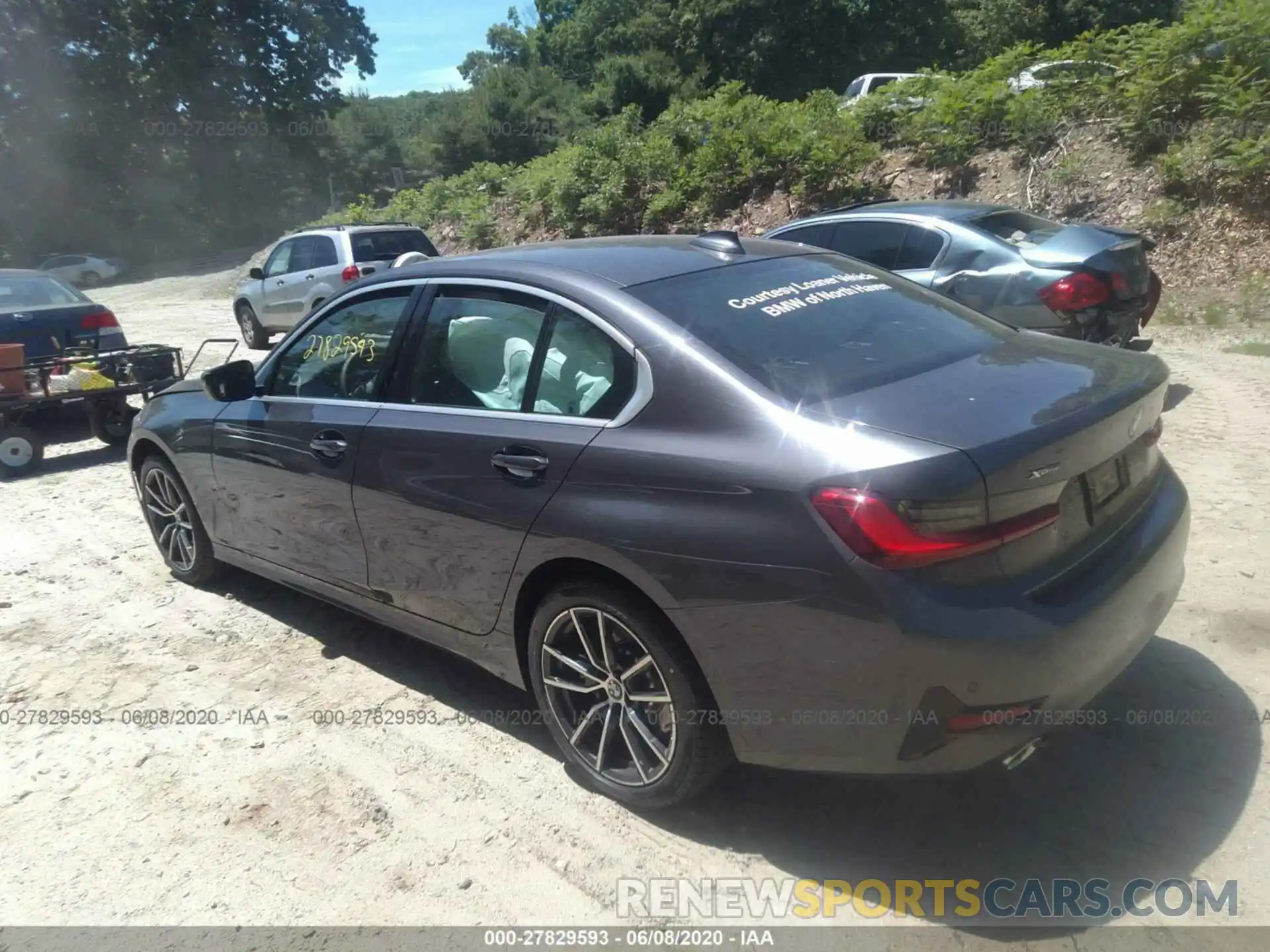 3 Photograph of a damaged car 3MW5R7J07L8B25992 BMW 330XI 2020