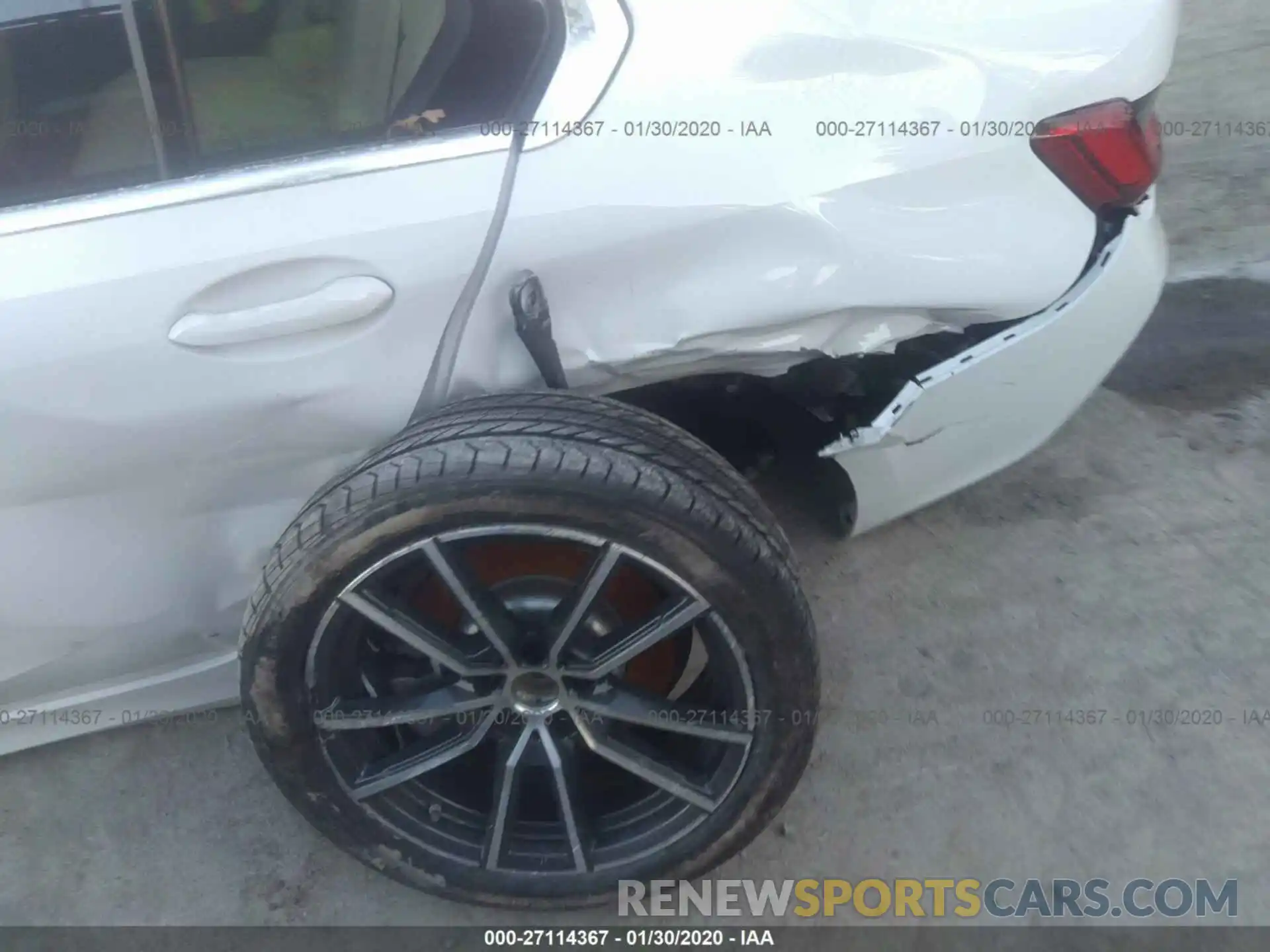 6 Photograph of a damaged car 3MW5R7J09L8B05971 BMW 330XI 2020