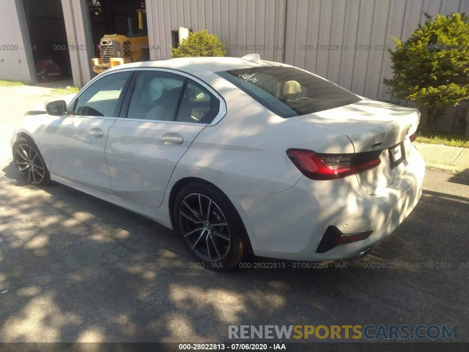 3 Photograph of a damaged car 3MW5R7J0XL8B08779 BMW 330XI 2020