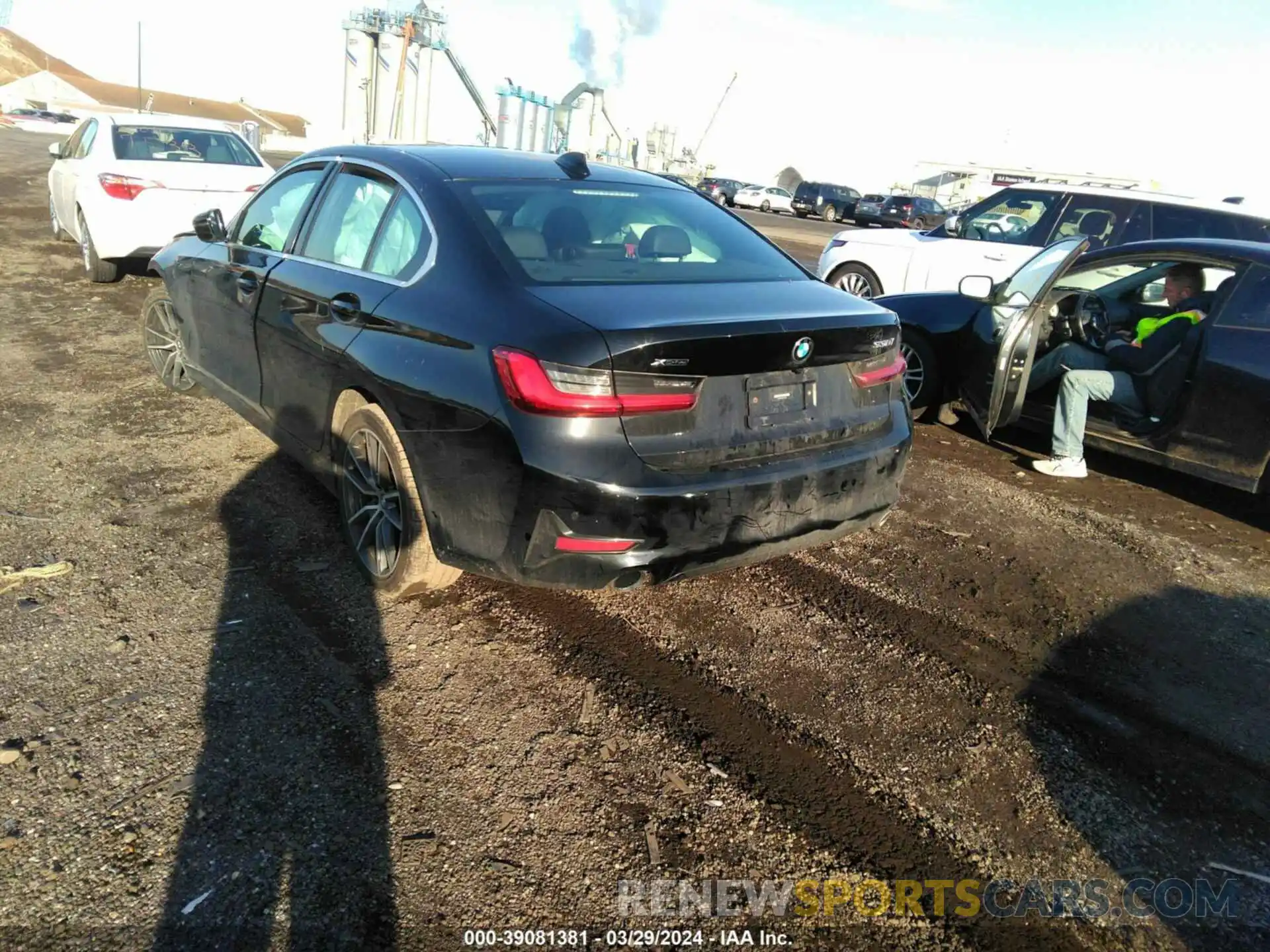 3 Photograph of a damaged car 3MW5R7J0XL8B21614 BMW 330XI 2020