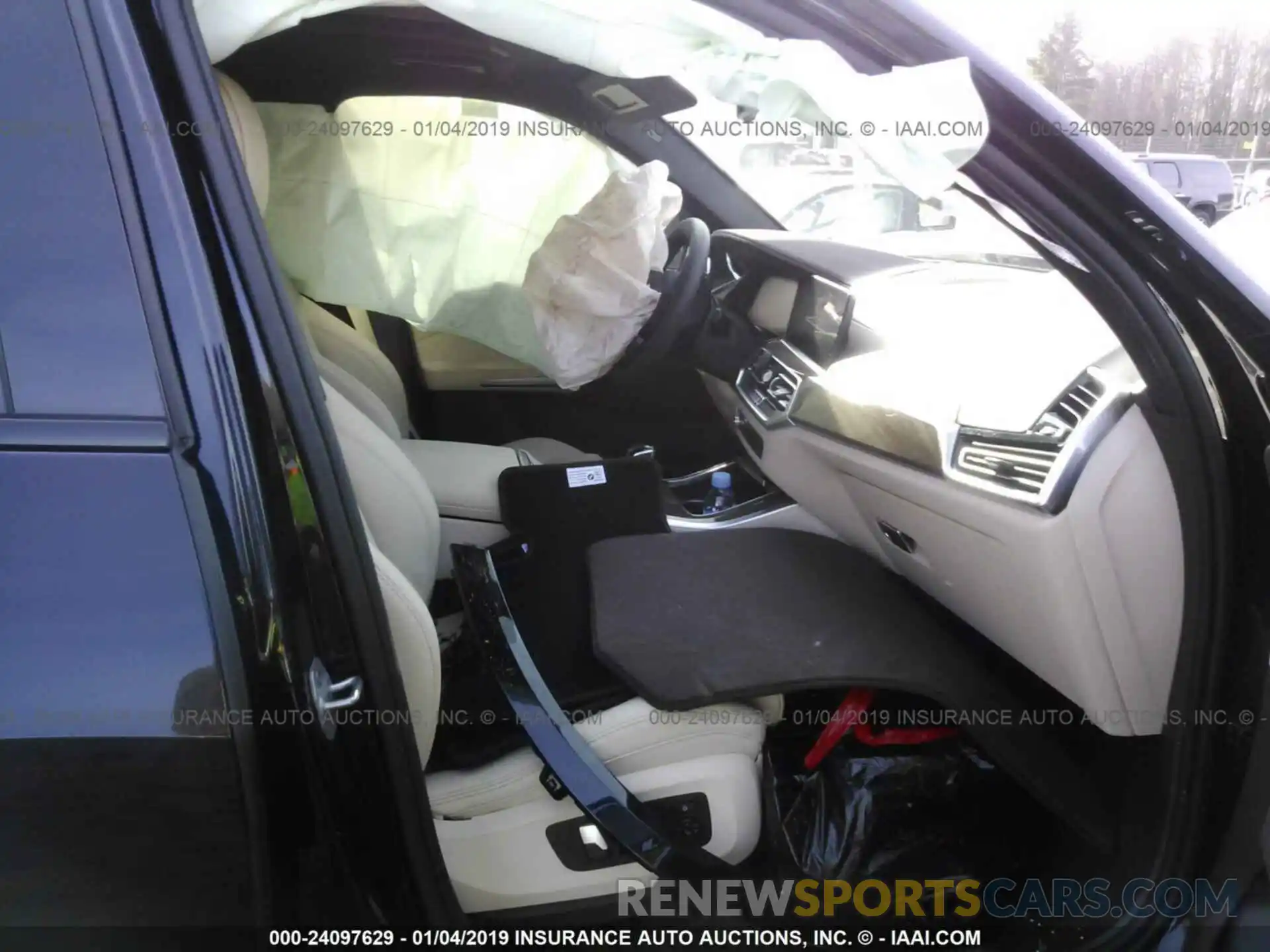 5 Photograph of a damaged car 5UXCR6C51KLK84381 BMW 4 DOOR 2019