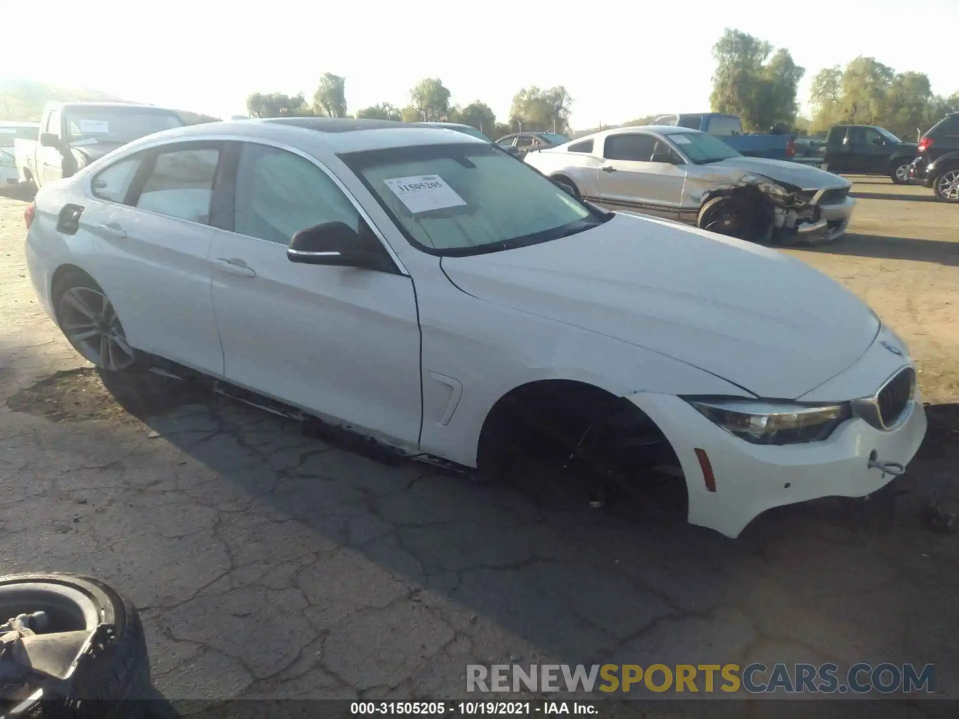 1 Фотография поврежденного автомобиля WBA4J1C51KBM15800 BMW 4 SERIES 2019