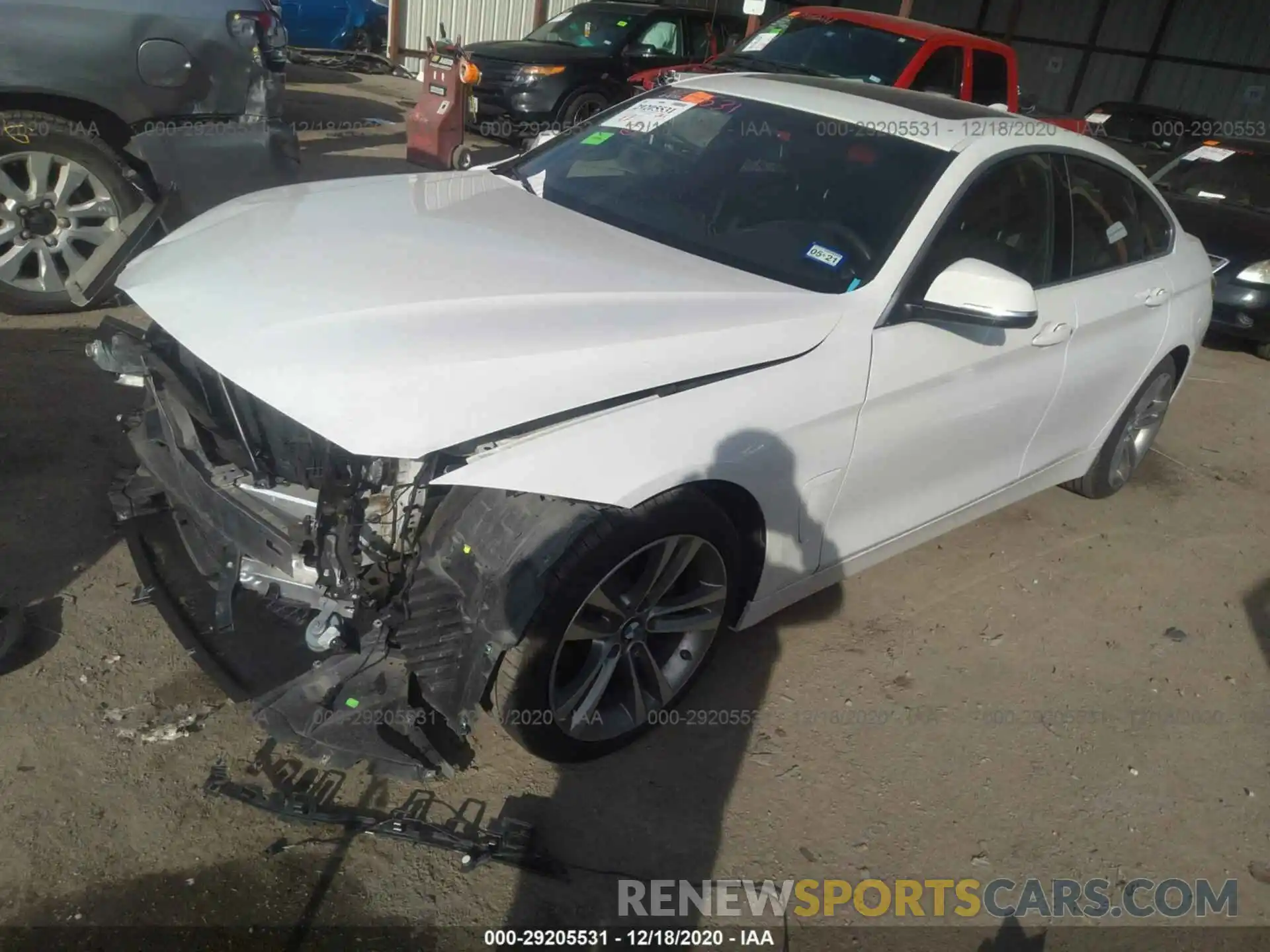 2 Фотография поврежденного автомобиля WBA4J1C51KBM16817 BMW 4 SERIES 2019