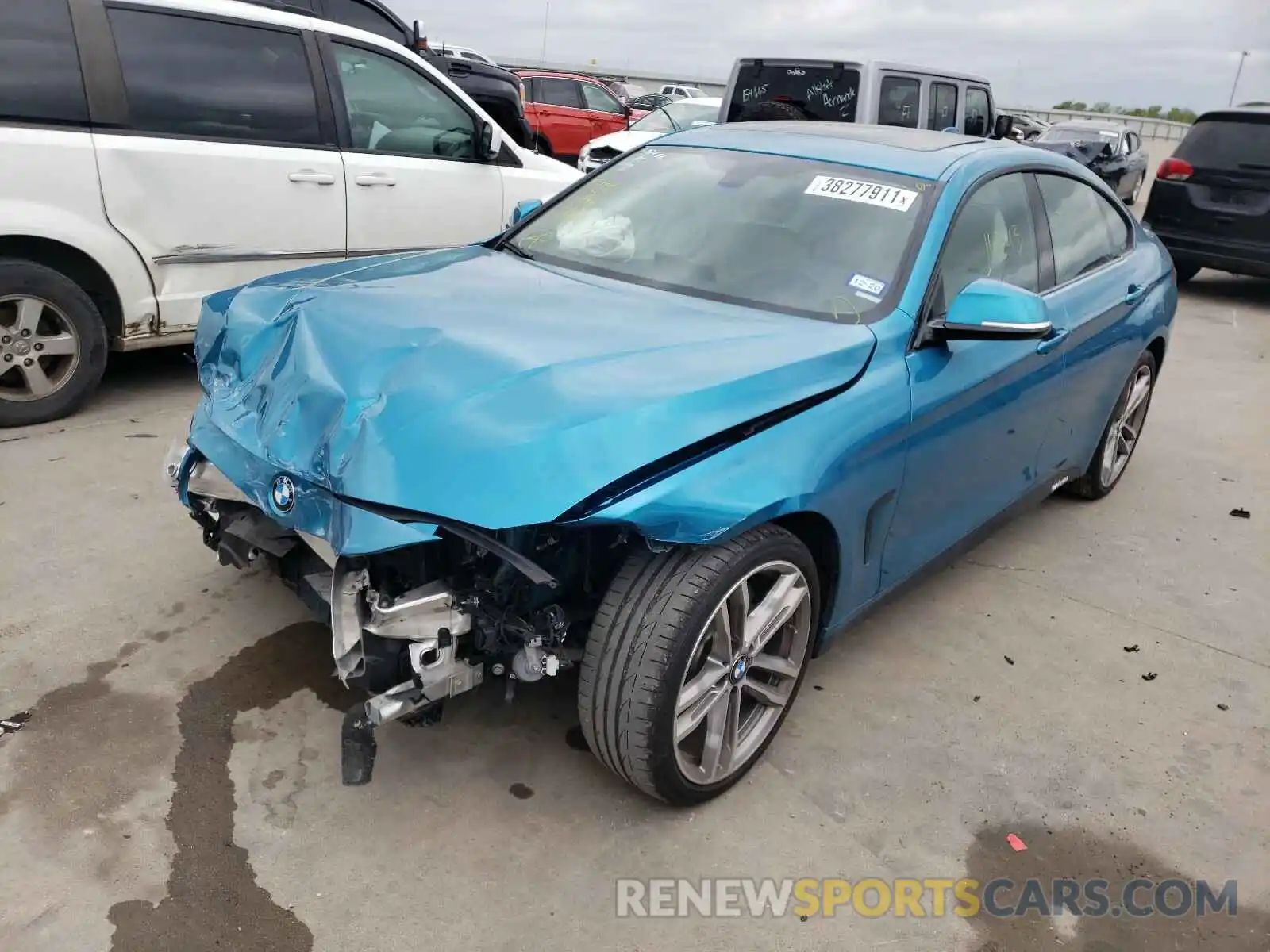 2 Фотография поврежденного автомобиля WBA4J1C51KBM16882 BMW 4 SERIES 2019