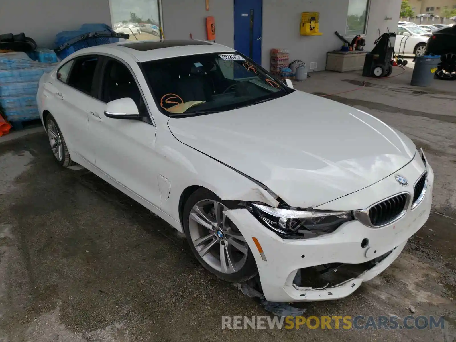 1 Фотография поврежденного автомобиля WBA4J1C52KBM18799 BMW 4 SERIES 2019