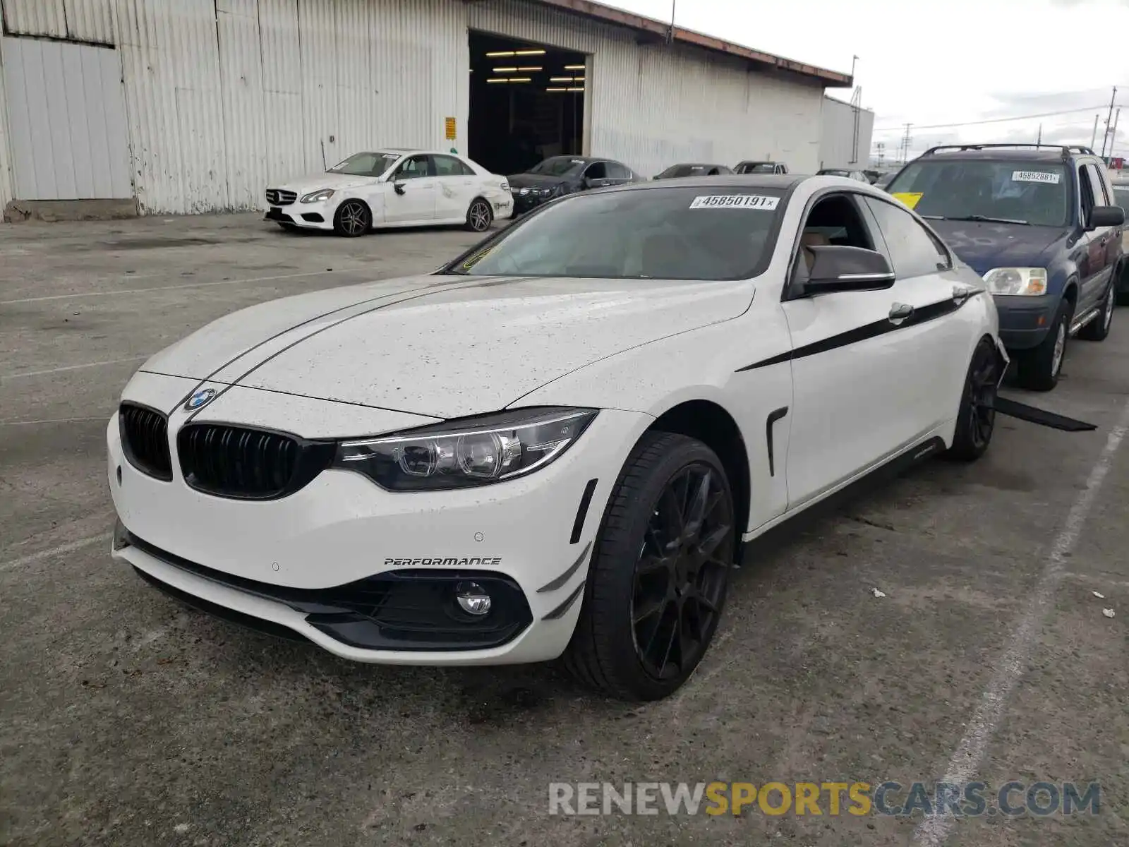 2 Фотография поврежденного автомобиля WBA4J1C53KBM18696 BMW 4 SERIES 2019