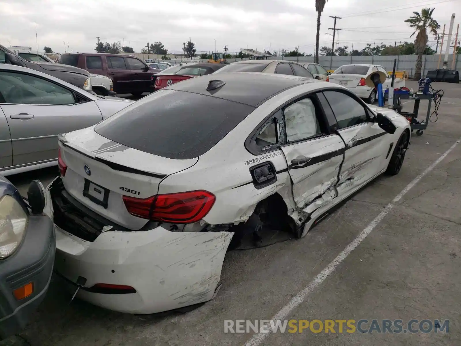 4 Photograph of a damaged car WBA4J1C53KBM18696 BMW 4 SERIES 2019