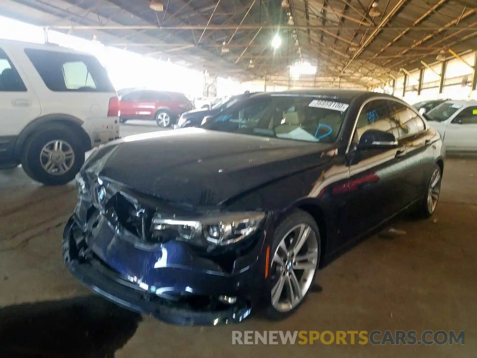 2 Фотография поврежденного автомобиля WBA4J1C55KBM18604 BMW 4 SERIES 2019