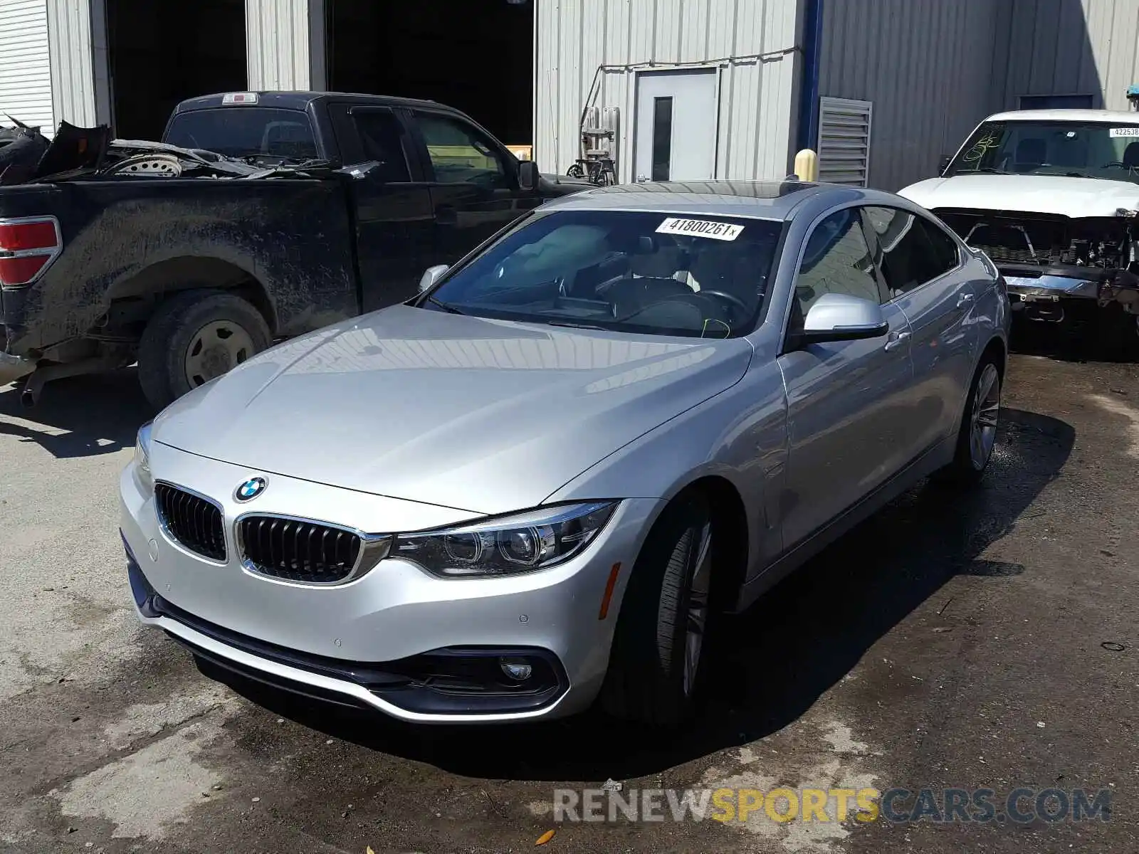 2 Фотография поврежденного автомобиля WBA4J1C56KBM15369 BMW 4 SERIES 2019