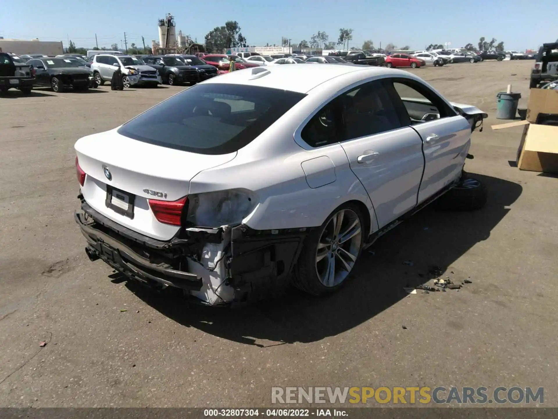 4 Photograph of a damaged car WBA4J1C56KBM18496 BMW 4 SERIES 2019