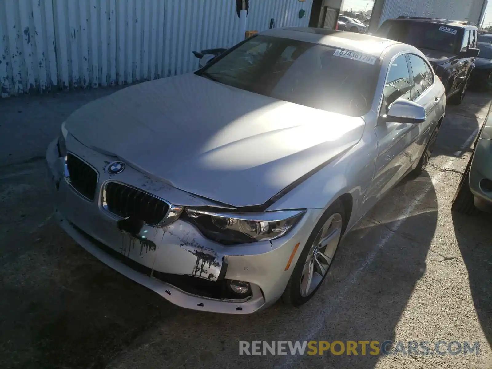 2 Фотография поврежденного автомобиля WBA4J1C58KBM13395 BMW 4 SERIES 2019