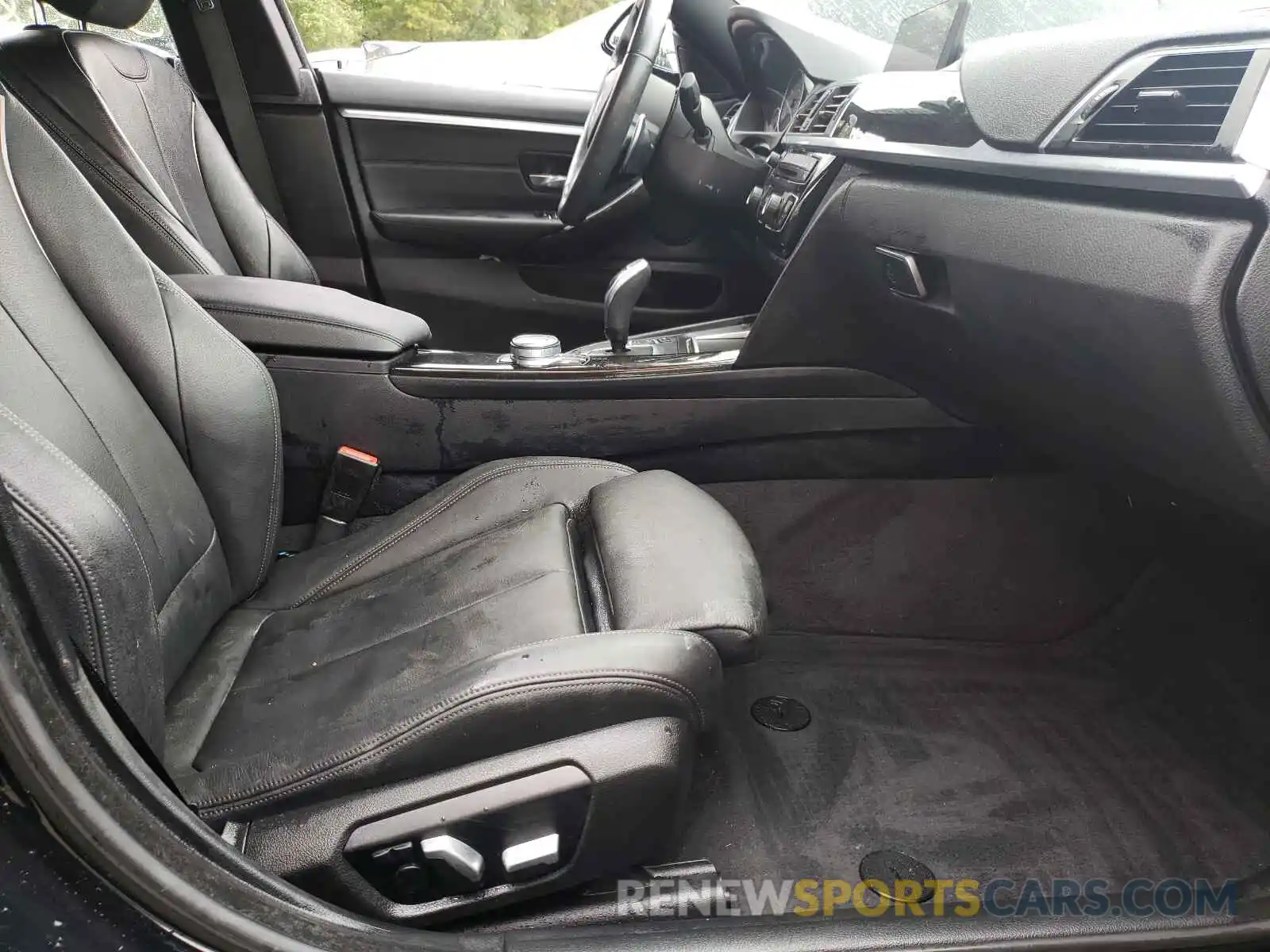 5 Photograph of a damaged car WBA4J3C54KBL05786 BMW 4 SERIES 2019