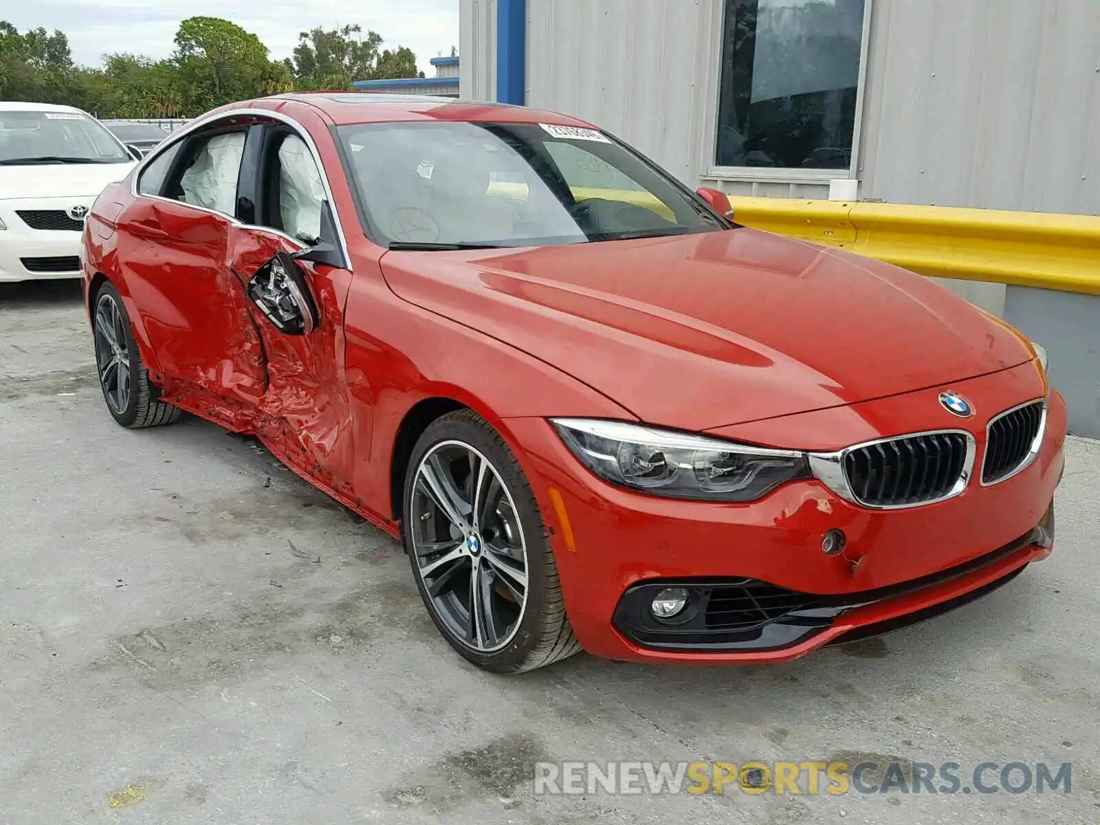 1 Photograph of a damaged car WBA4J5C54KBM65114 BMW 4 SERIES 2019