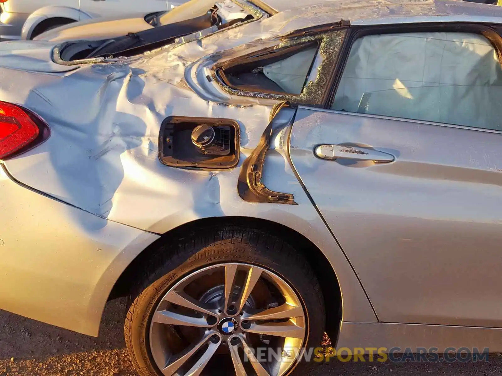 10 Photograph of a damaged car WBA4J5C54KBM66053 BMW 4 SERIES 2019