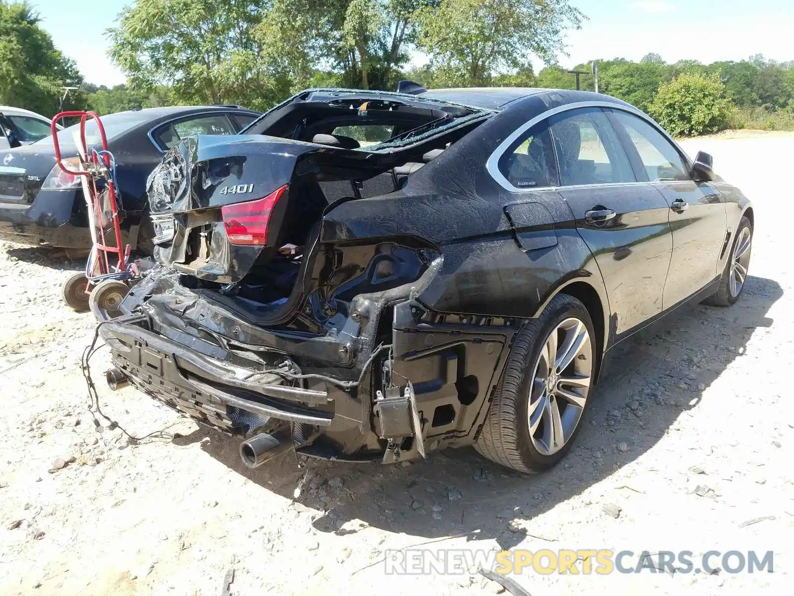 4 Photograph of a damaged car WBA4J7C50KBM76168 BMW 4 SERIES 2019