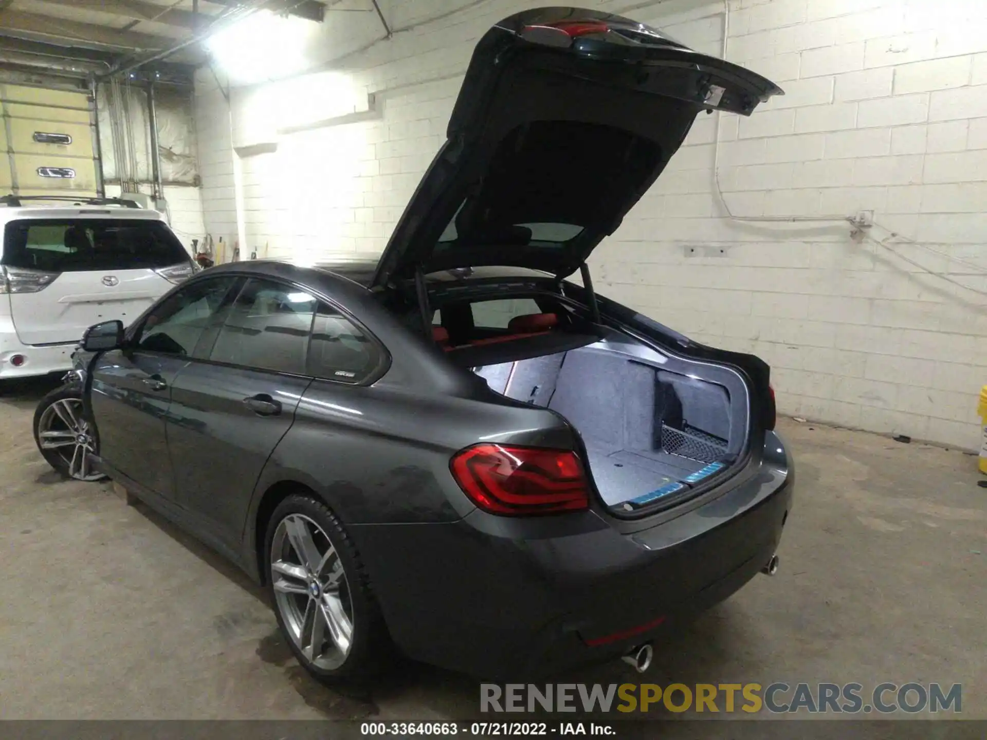 3 Photograph of a damaged car WBA4J7C51KBM74994 BMW 4 SERIES 2019