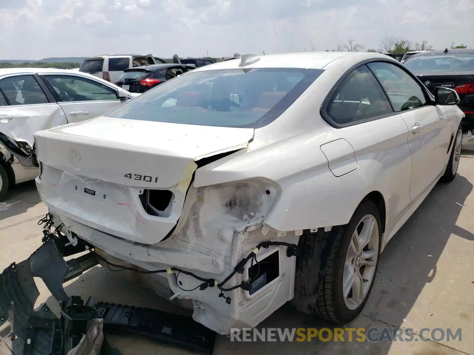 4 Photograph of a damaged car WBA4W3C50KAF93557 BMW 4 SERIES 2019