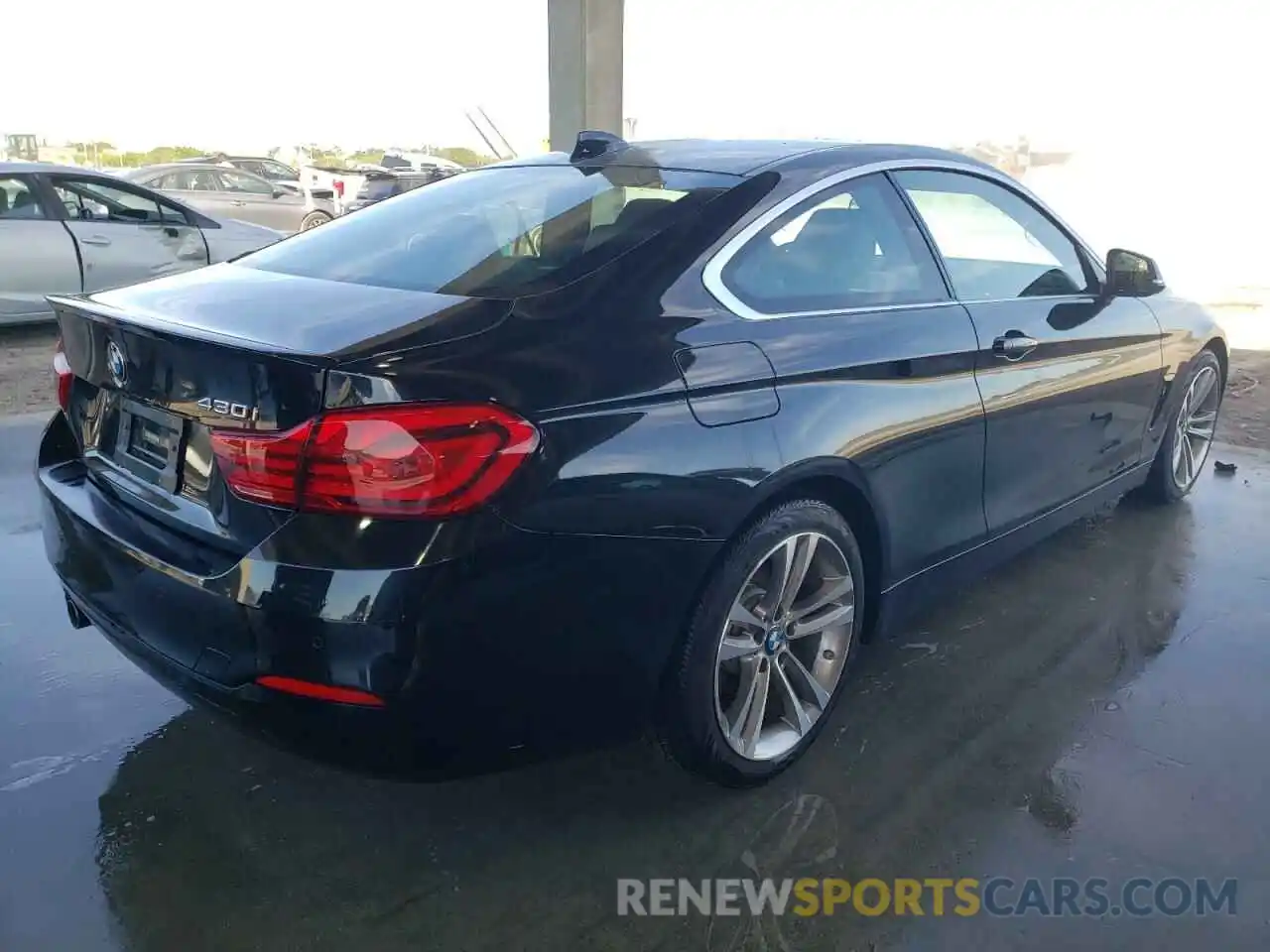 4 Photograph of a damaged car WBA4W3C51KAG91321 BMW 4 SERIES 2019