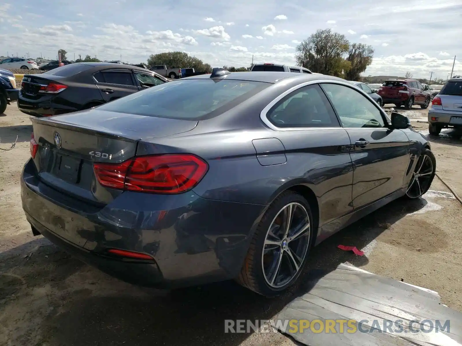 4 Photograph of a damaged car WBA4W3C56KAF92297 BMW 4 SERIES 2019