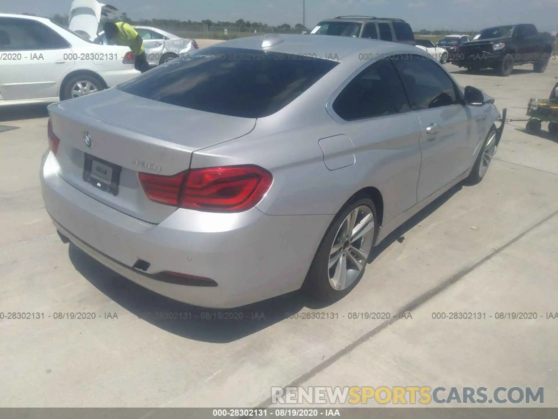 4 Photograph of a damaged car WBA4W3C56KAG91332 BMW 4 SERIES 2019