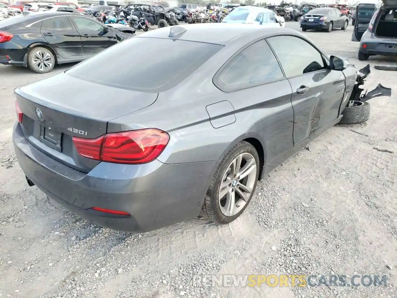 4 Photograph of a damaged car WBA4W3C57KAF92812 BMW 4 SERIES 2019