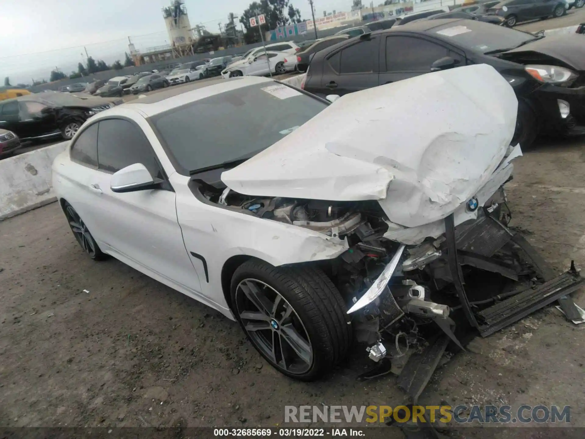 1 Photograph of a damaged car WBA4W7C55KAG52304 BMW 4 SERIES 2019