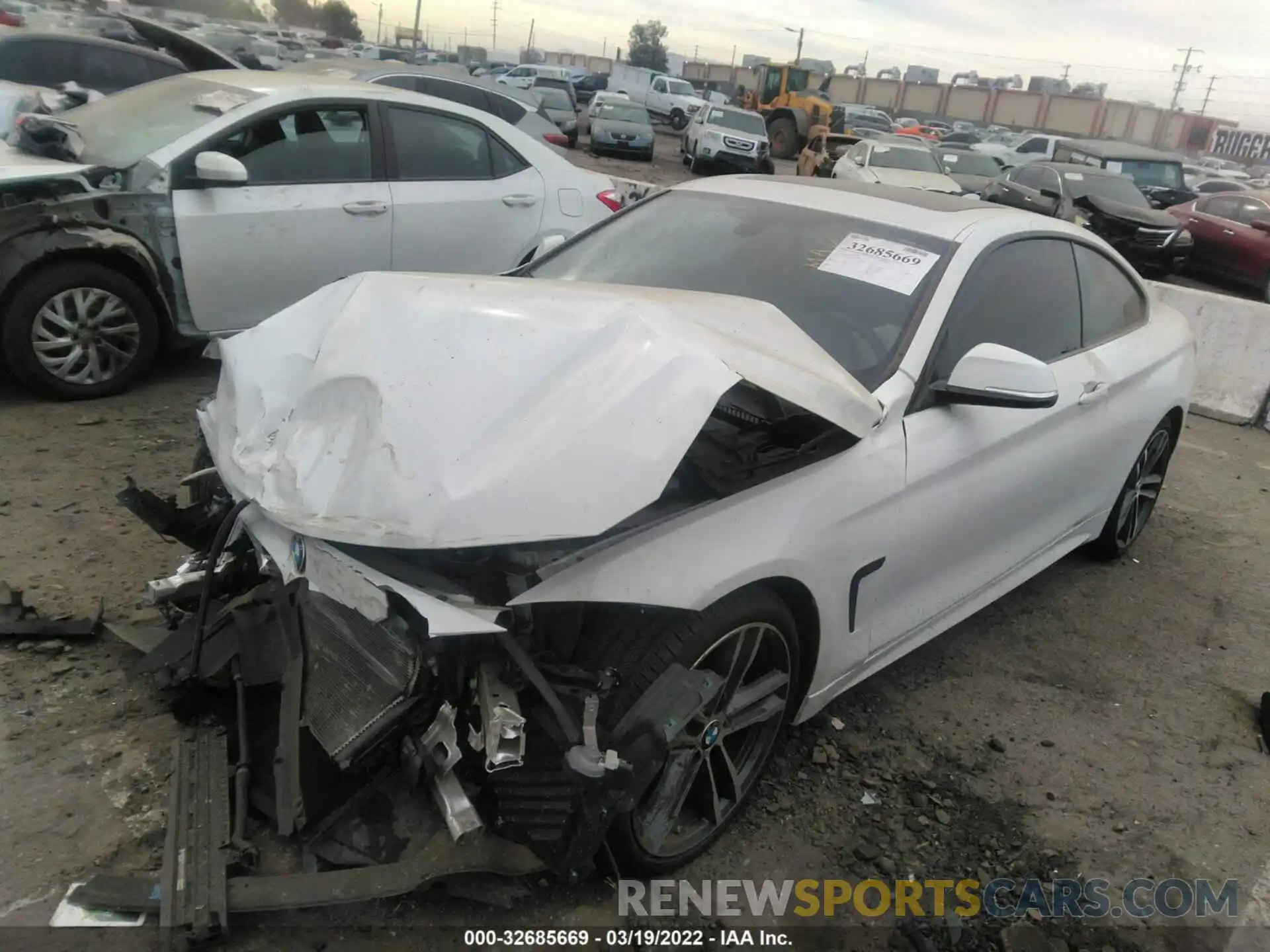 2 Photograph of a damaged car WBA4W7C55KAG52304 BMW 4 SERIES 2019