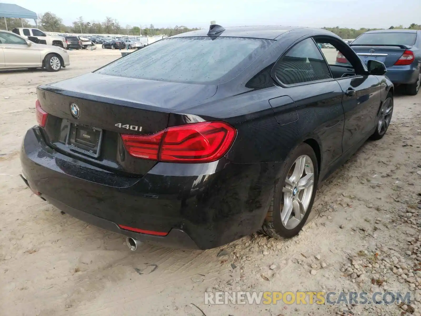 4 Photograph of a damaged car WBA4W7C59KAG52631 BMW 4 SERIES 2019