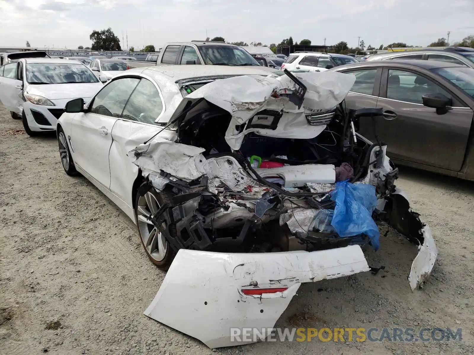 3 Photograph of a damaged car WBA4Z1C50KEE44943 BMW 4 SERIES 2019