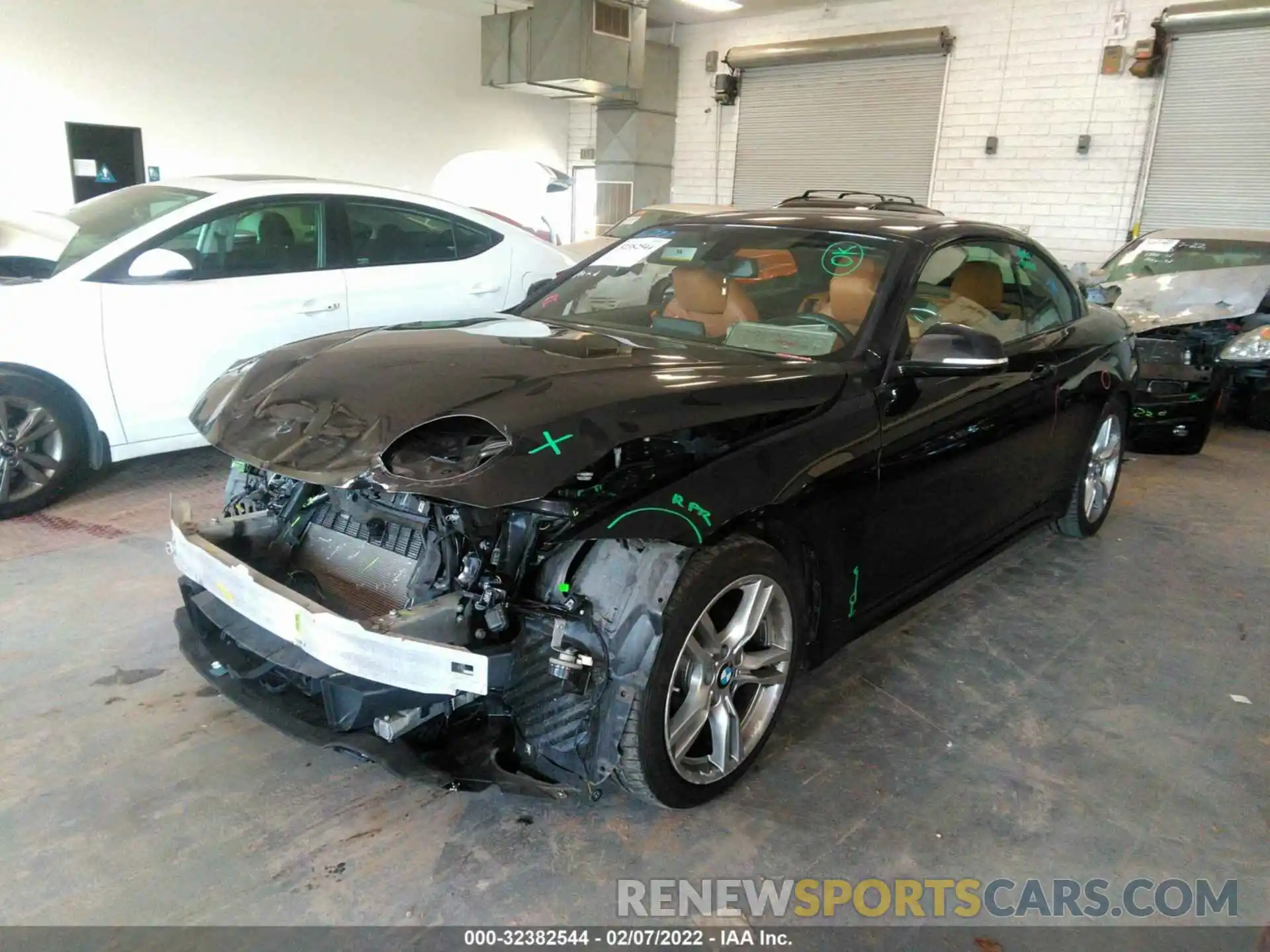 2 Photograph of a damaged car WBA4Z1C55KEE51225 BMW 4 SERIES 2019