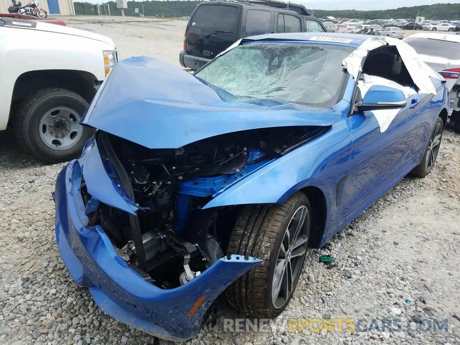 2 Фотография поврежденного автомобиля WBA4Z1C5XKEE44433 BMW 4 SERIES 2019