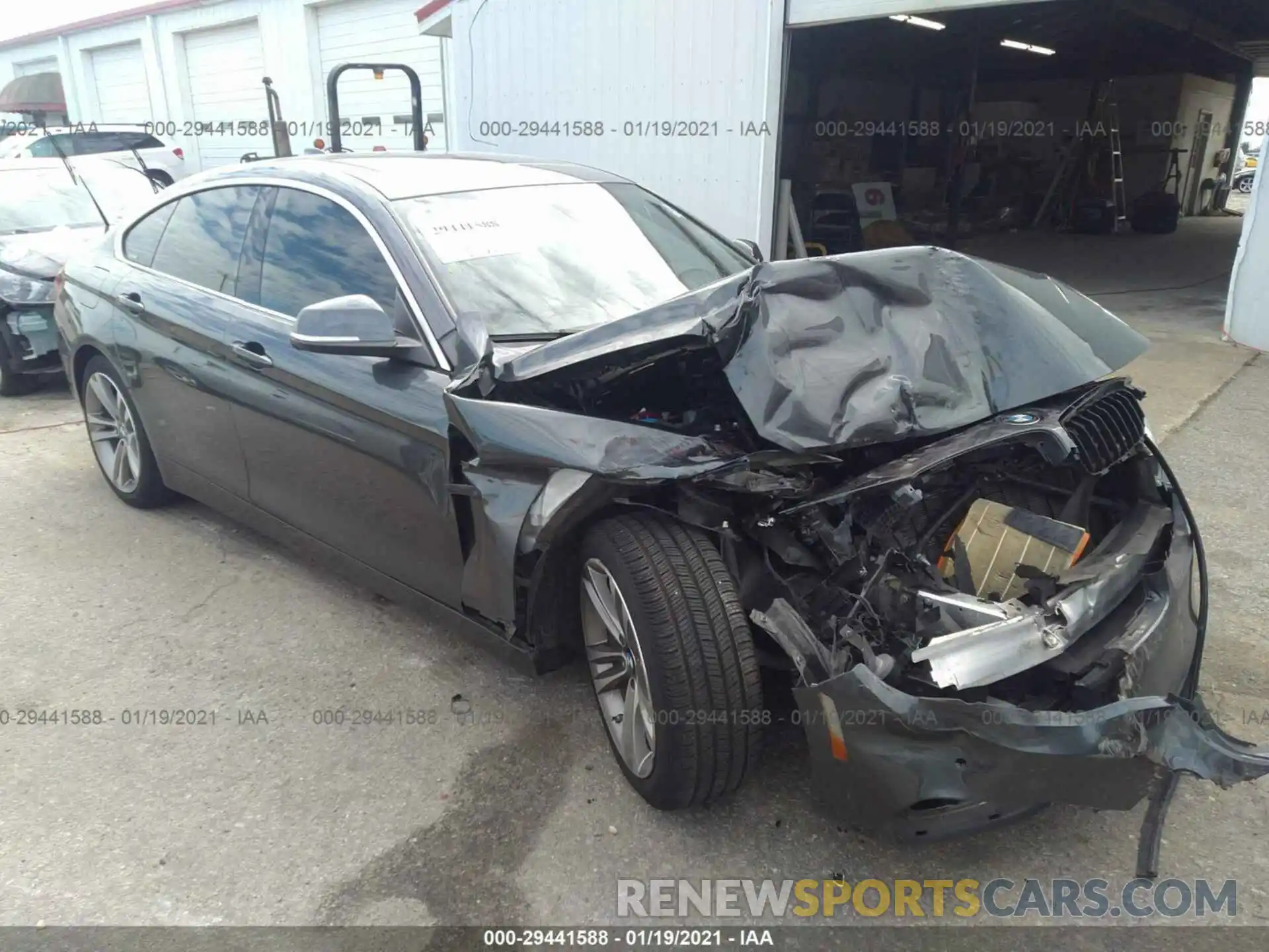1 Фотография поврежденного автомобиля WBA53AP06MCF51627 BMW 4 SERIES 2019