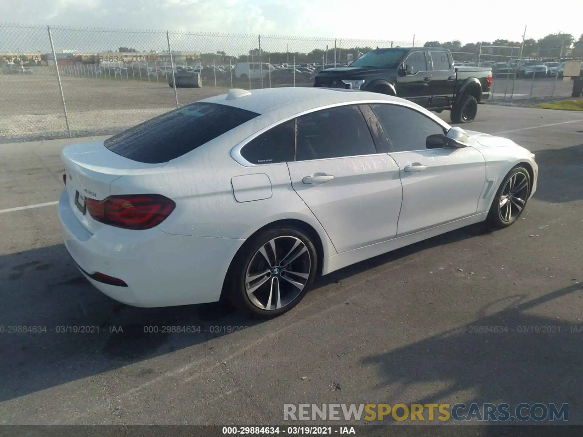 4 Photograph of a damaged car WBA4J1C03LBU68200 BMW 4 SERIES 2020