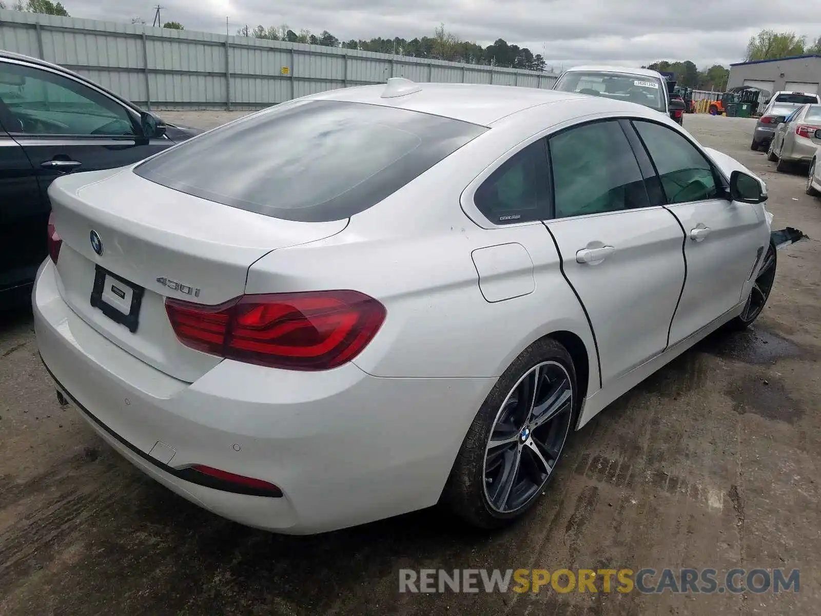 4 Photograph of a damaged car WBA4J1C04LBU67847 BMW 4 SERIES 2020