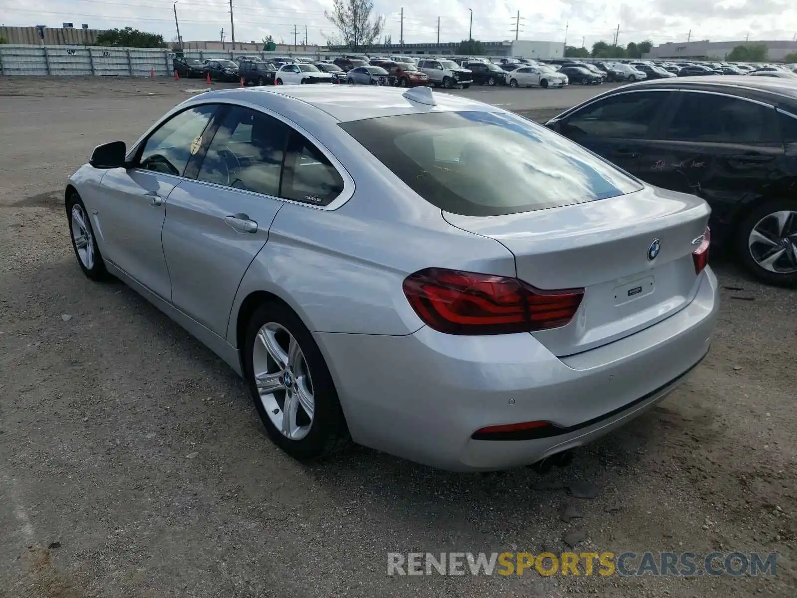 3 Photograph of a damaged car WBA4J1C04LCE43948 BMW 4 SERIES 2020